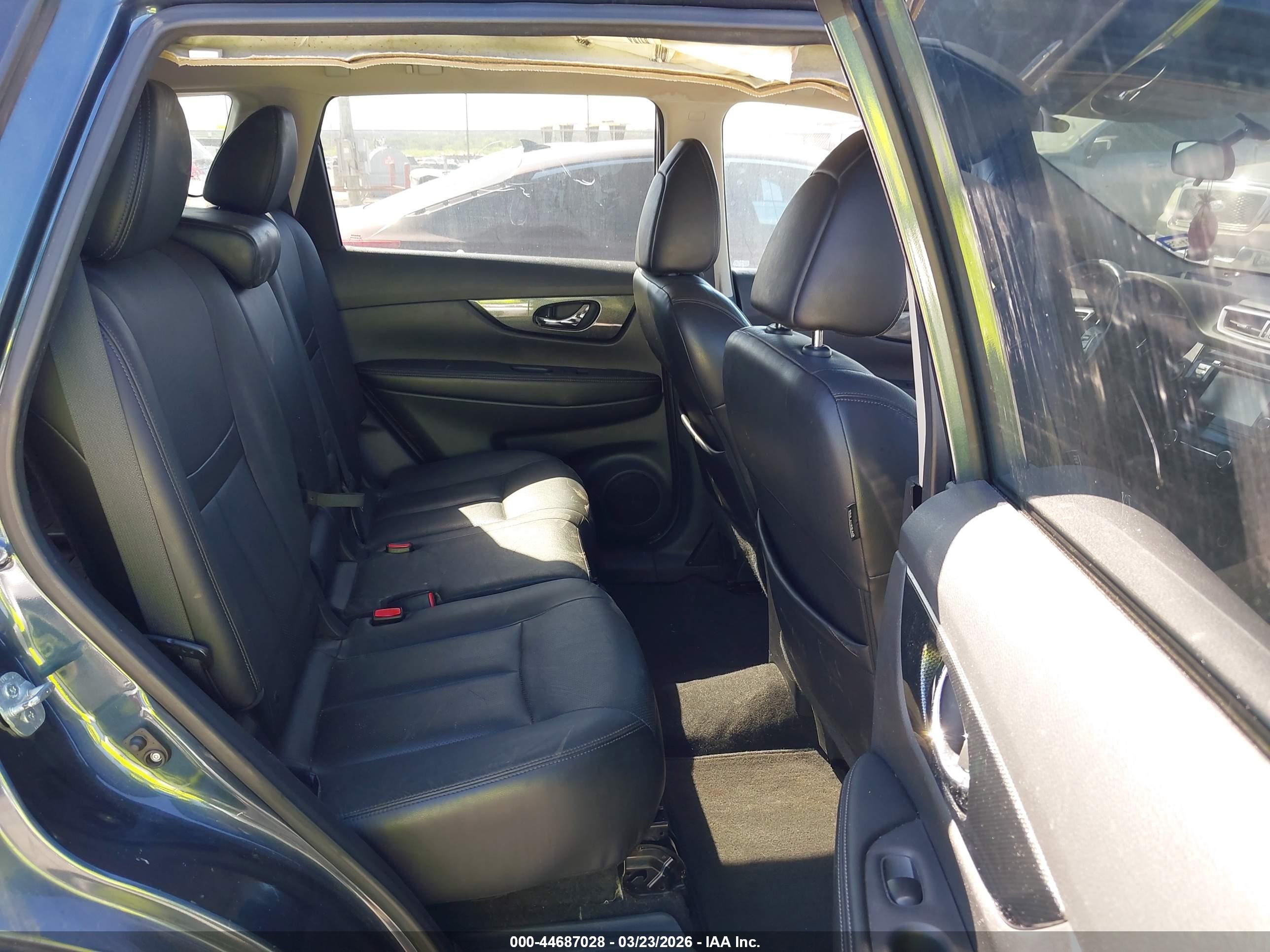 NISSAN ROGUE image 8