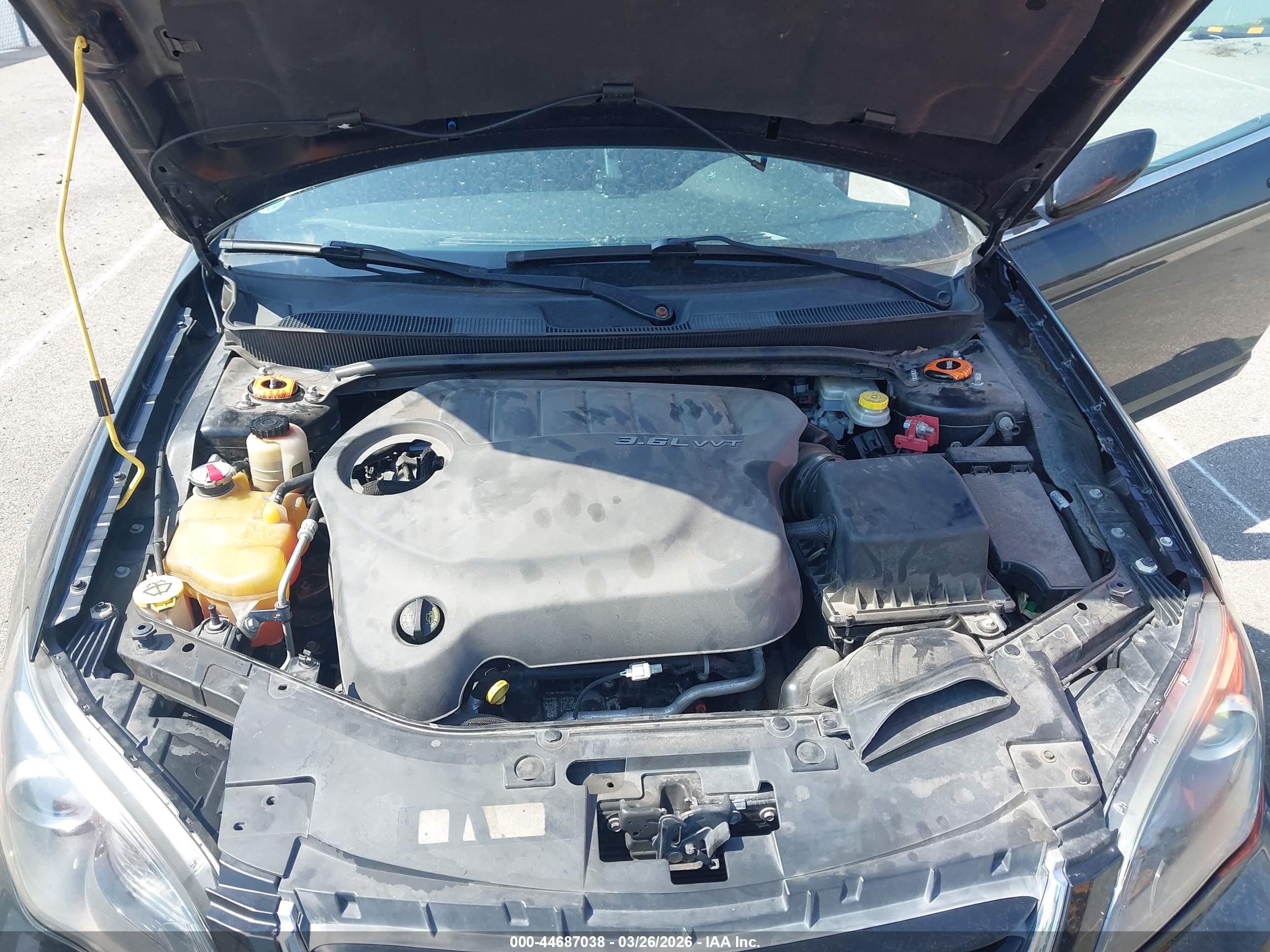 CHRYSLER 200 image 10