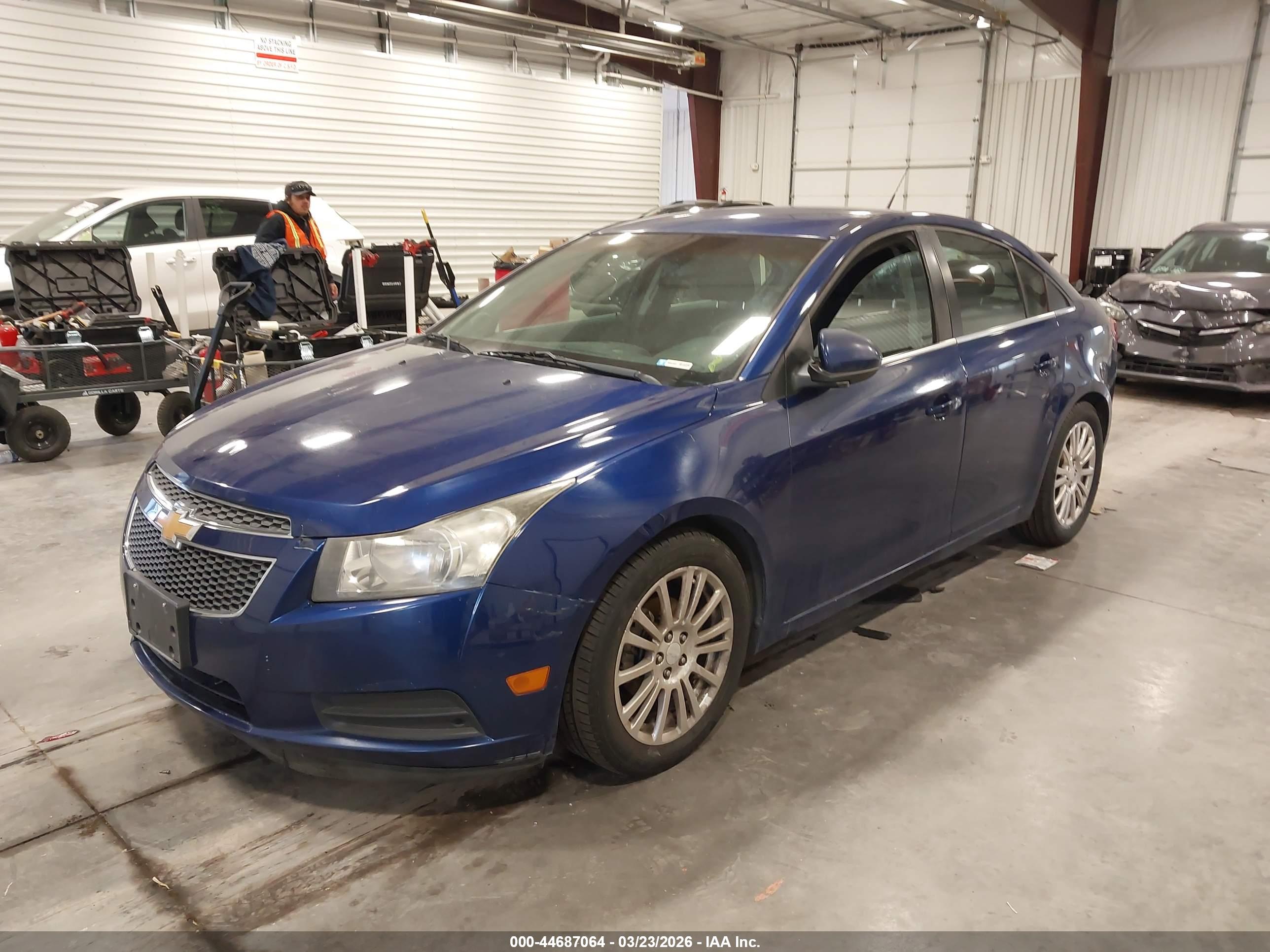 CHEVROLET CRUZE image 2