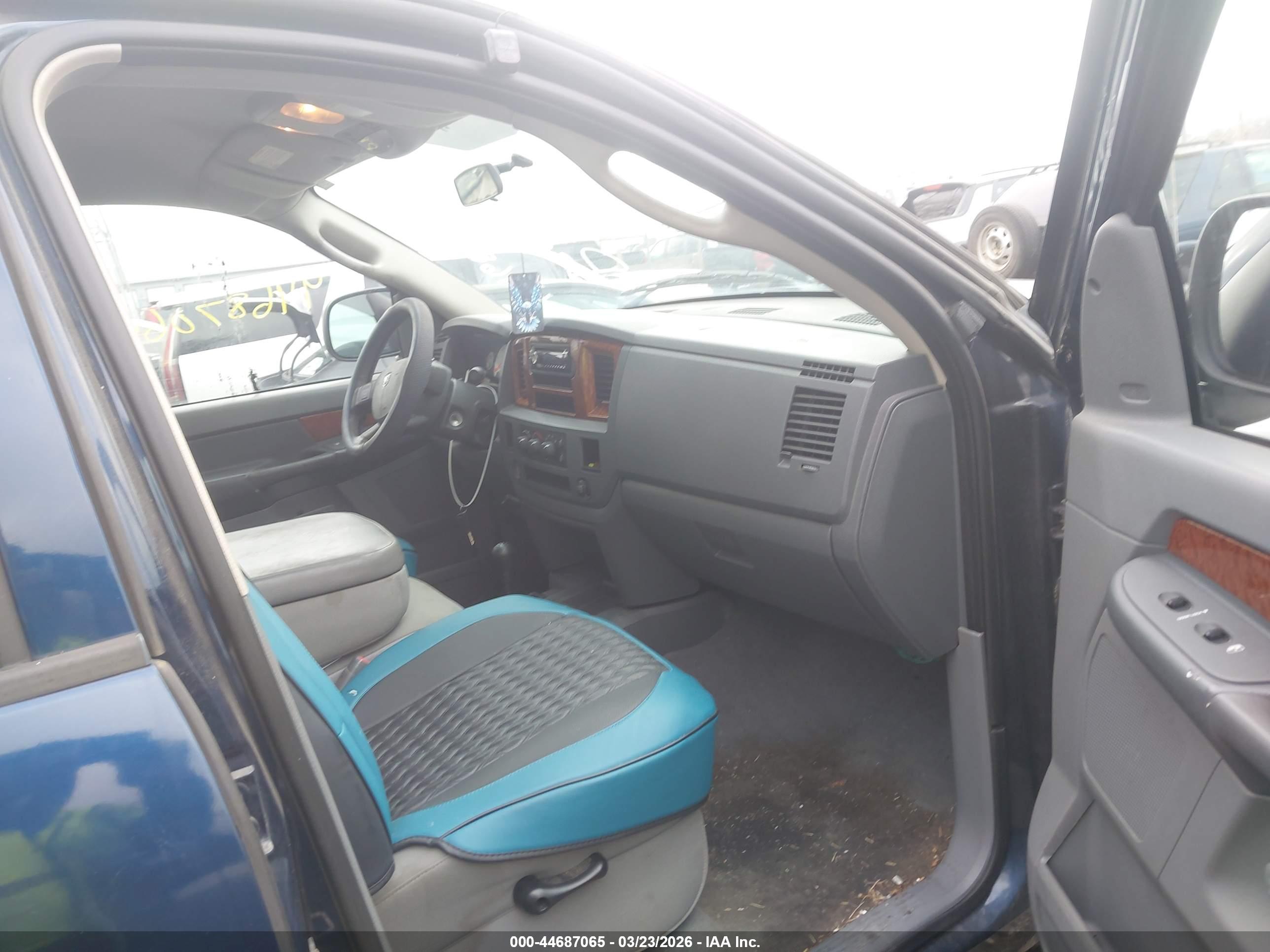 DODGE RAM image 5