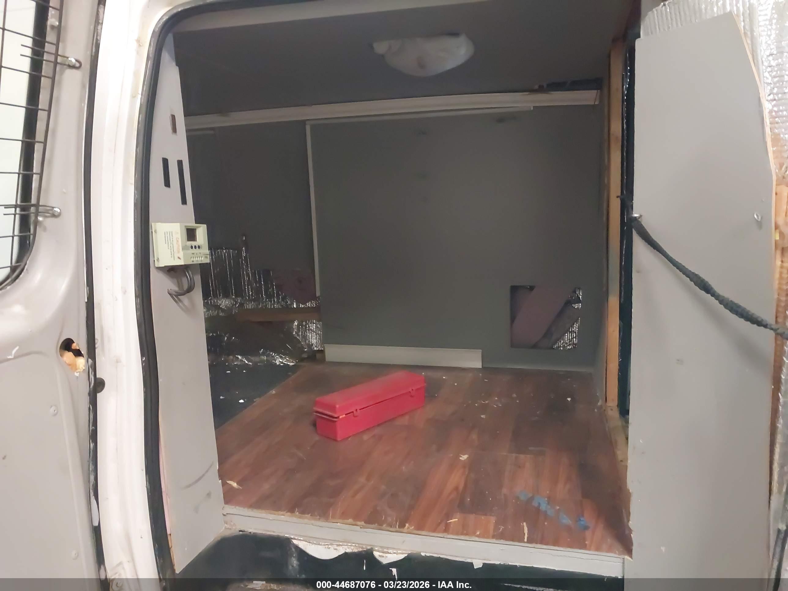FORD E-350 image 8