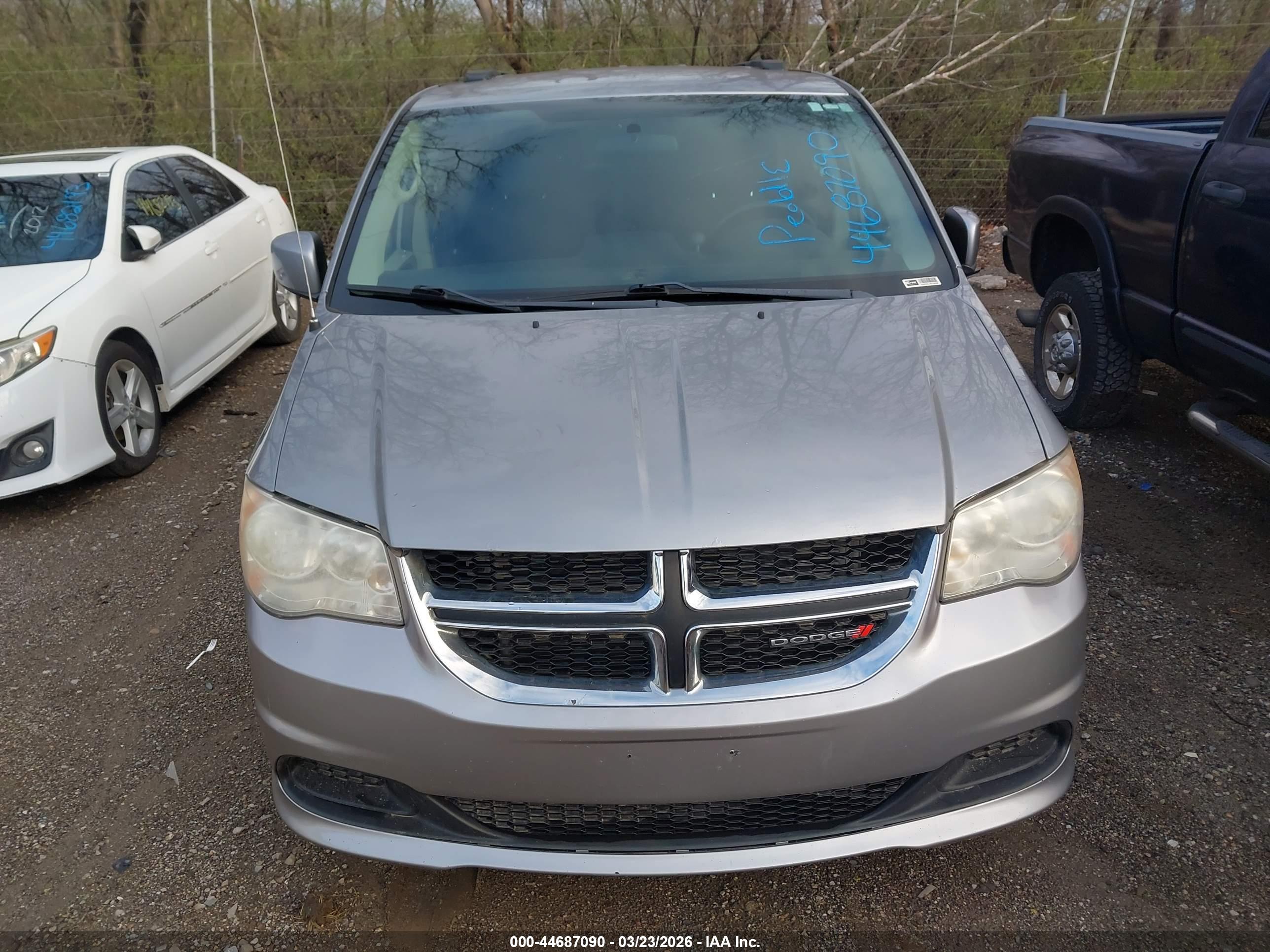 DODGE GRAND image 6