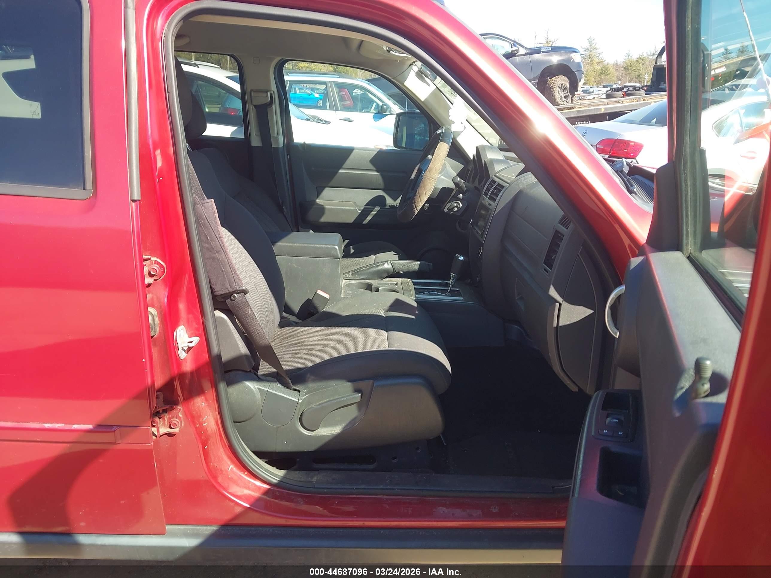DODGE NITRO image 5