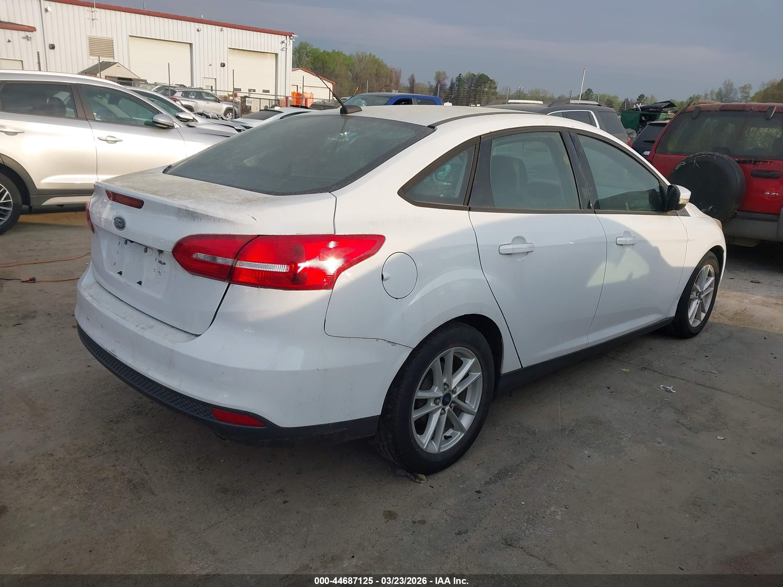 FORD FOCUS image 4