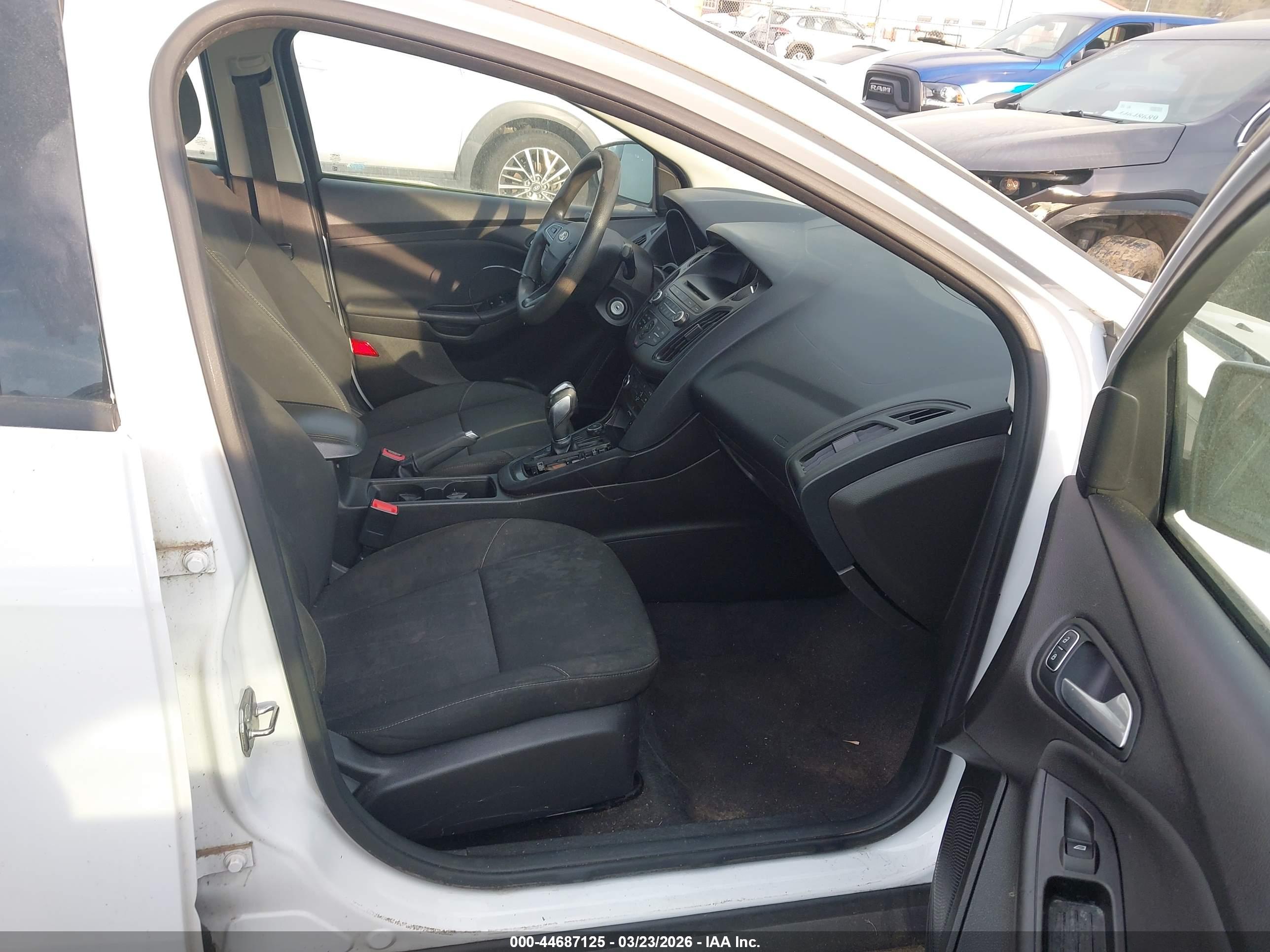 FORD FOCUS image 5