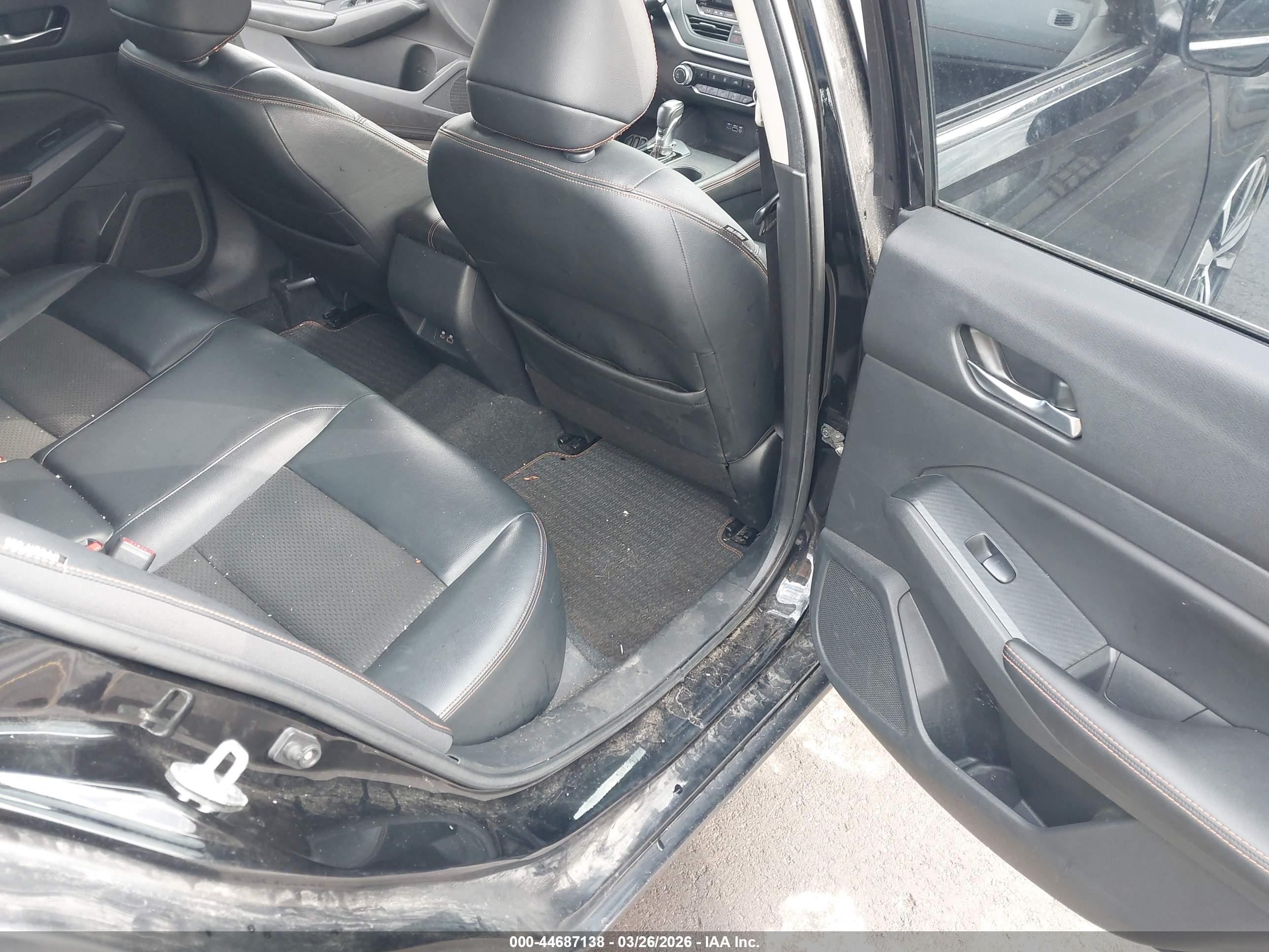 NISSAN ALTIMA image 8
