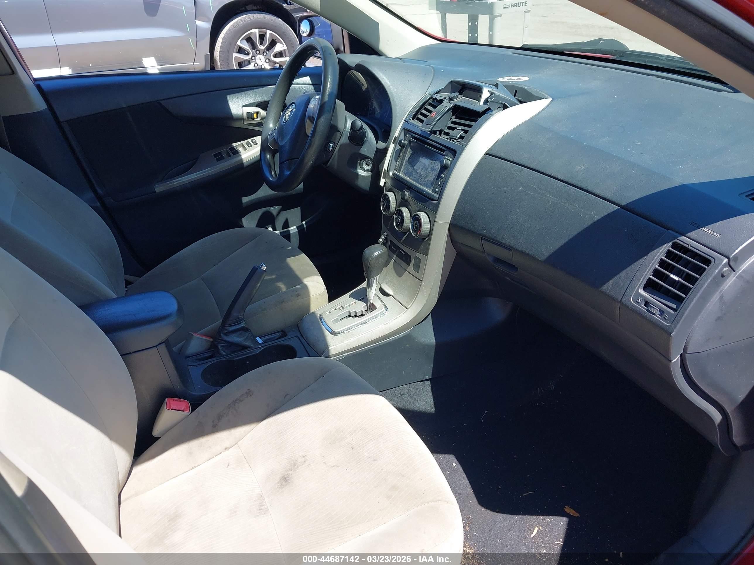 TOYOTA COROLLA image 5