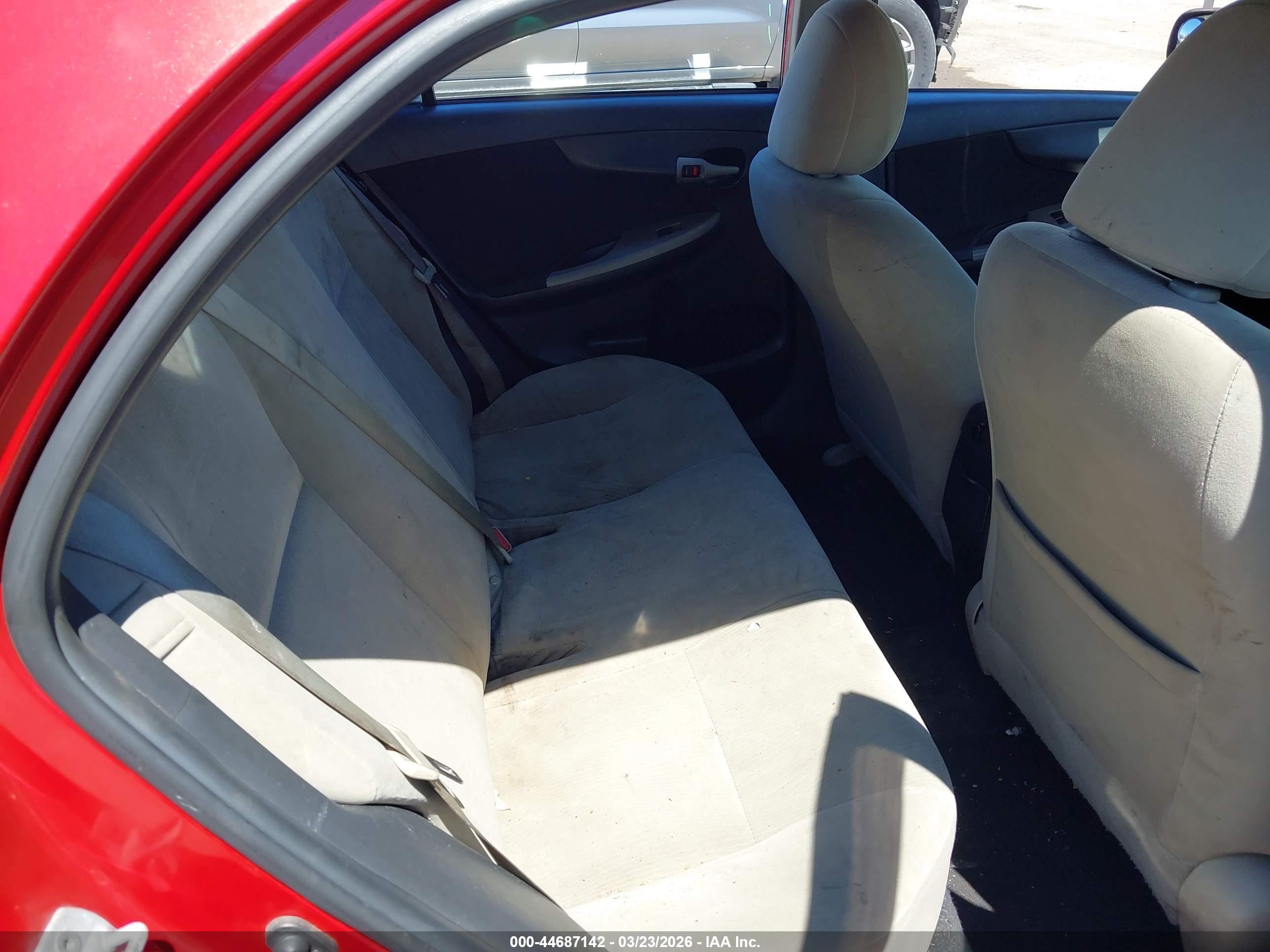 TOYOTA COROLLA image 8