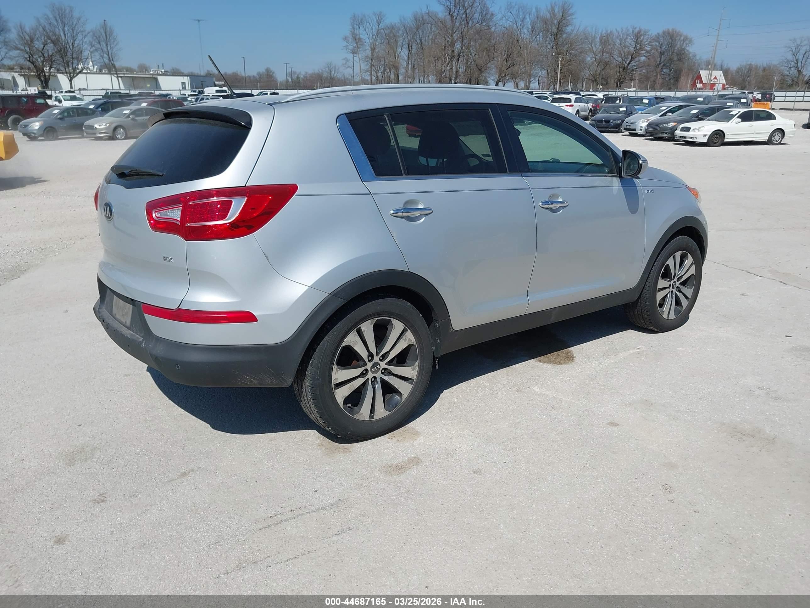 KIA SPORTAGE image 4