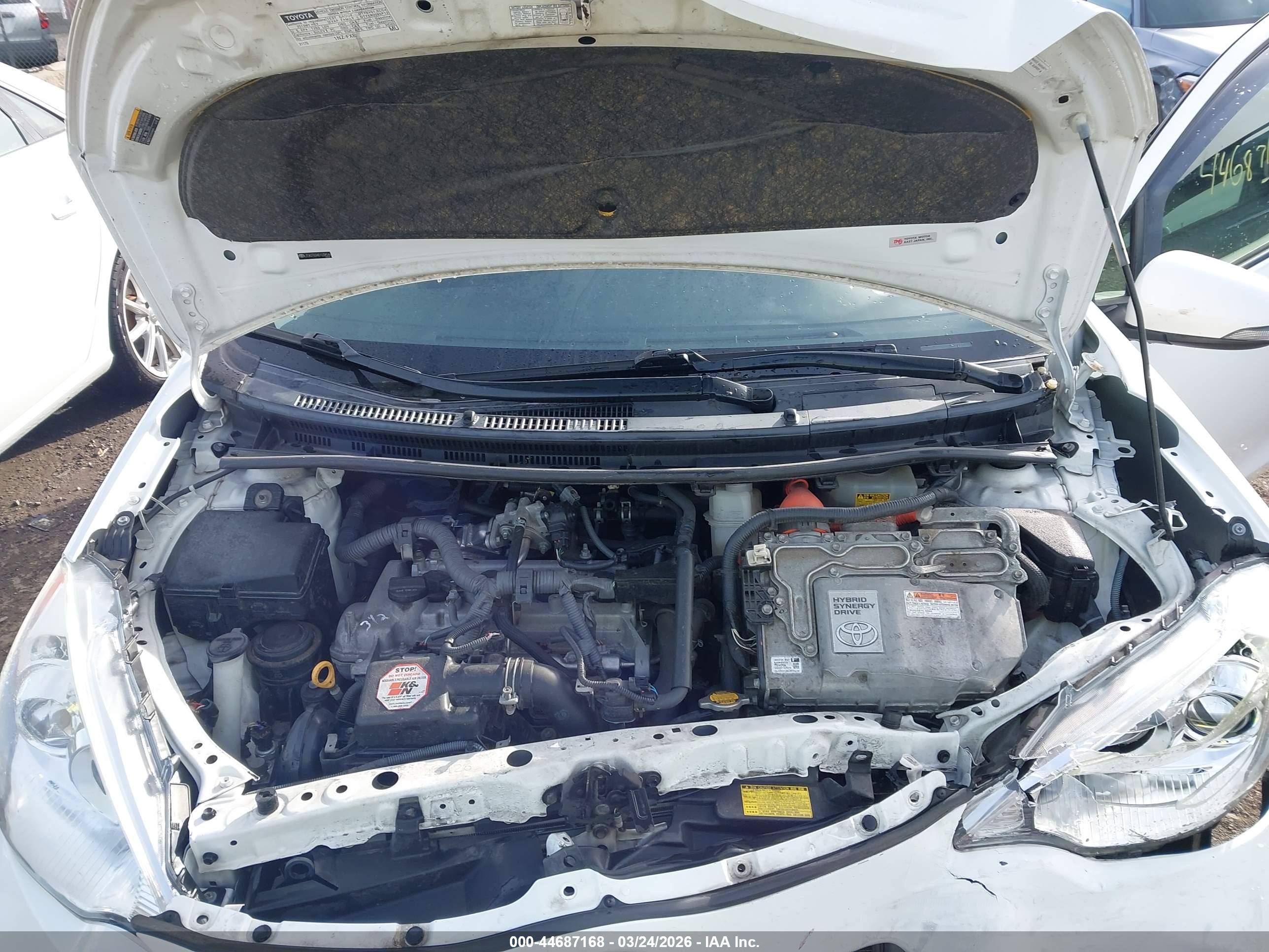 TOYOTA PRIUS image 10