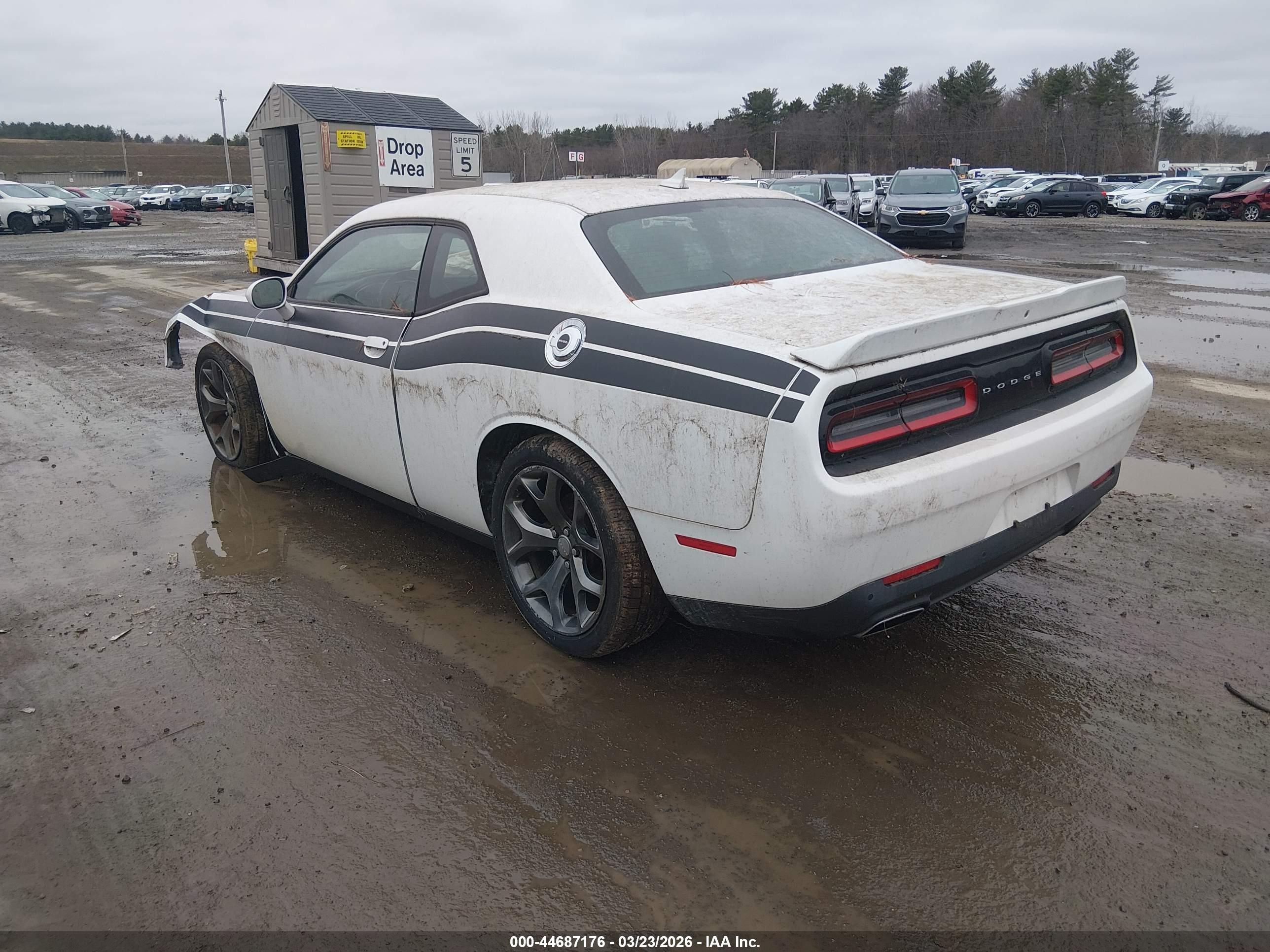 DODGE CHALLENGER image 3