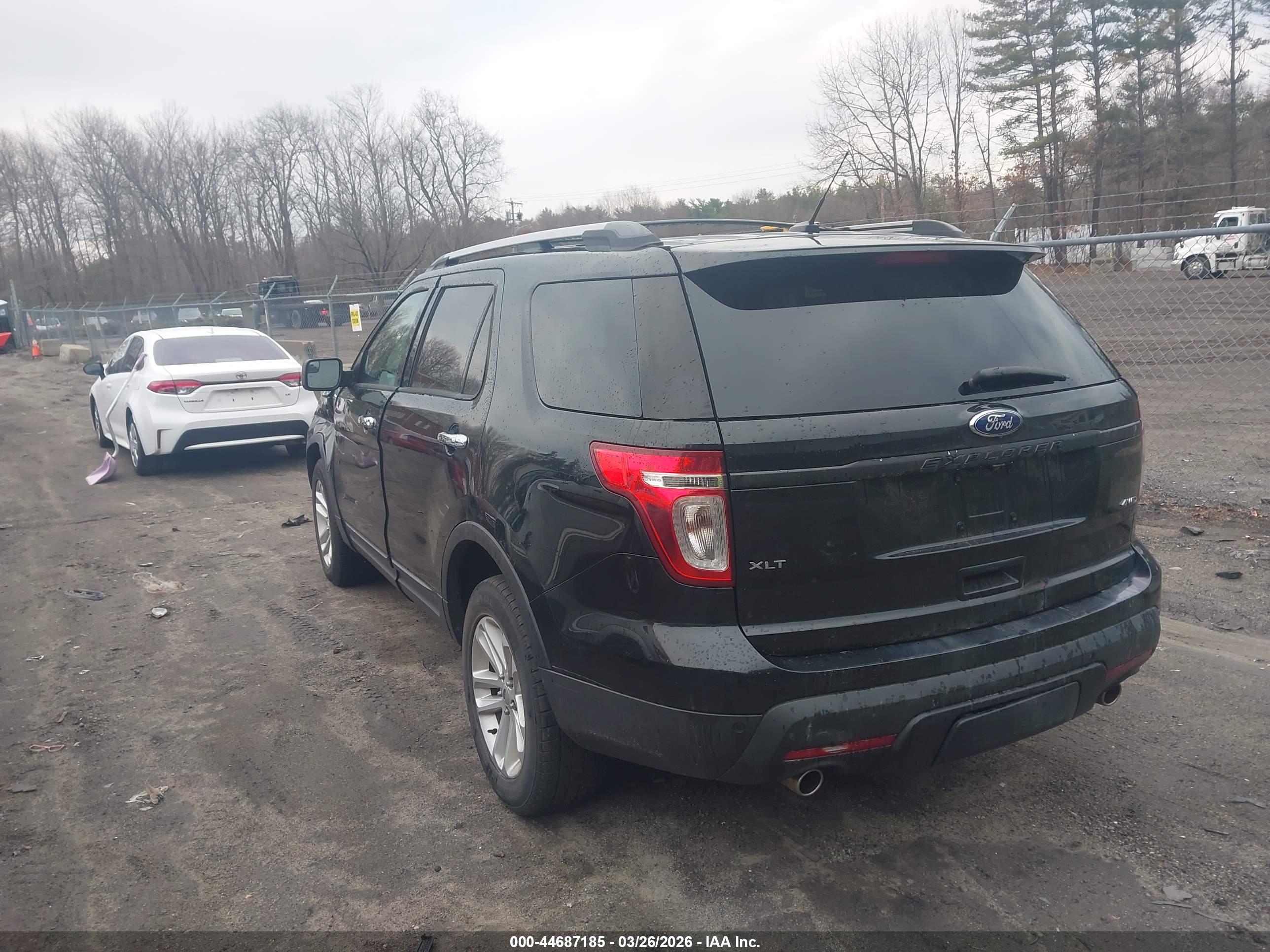 FORD EXPLORER image 3
