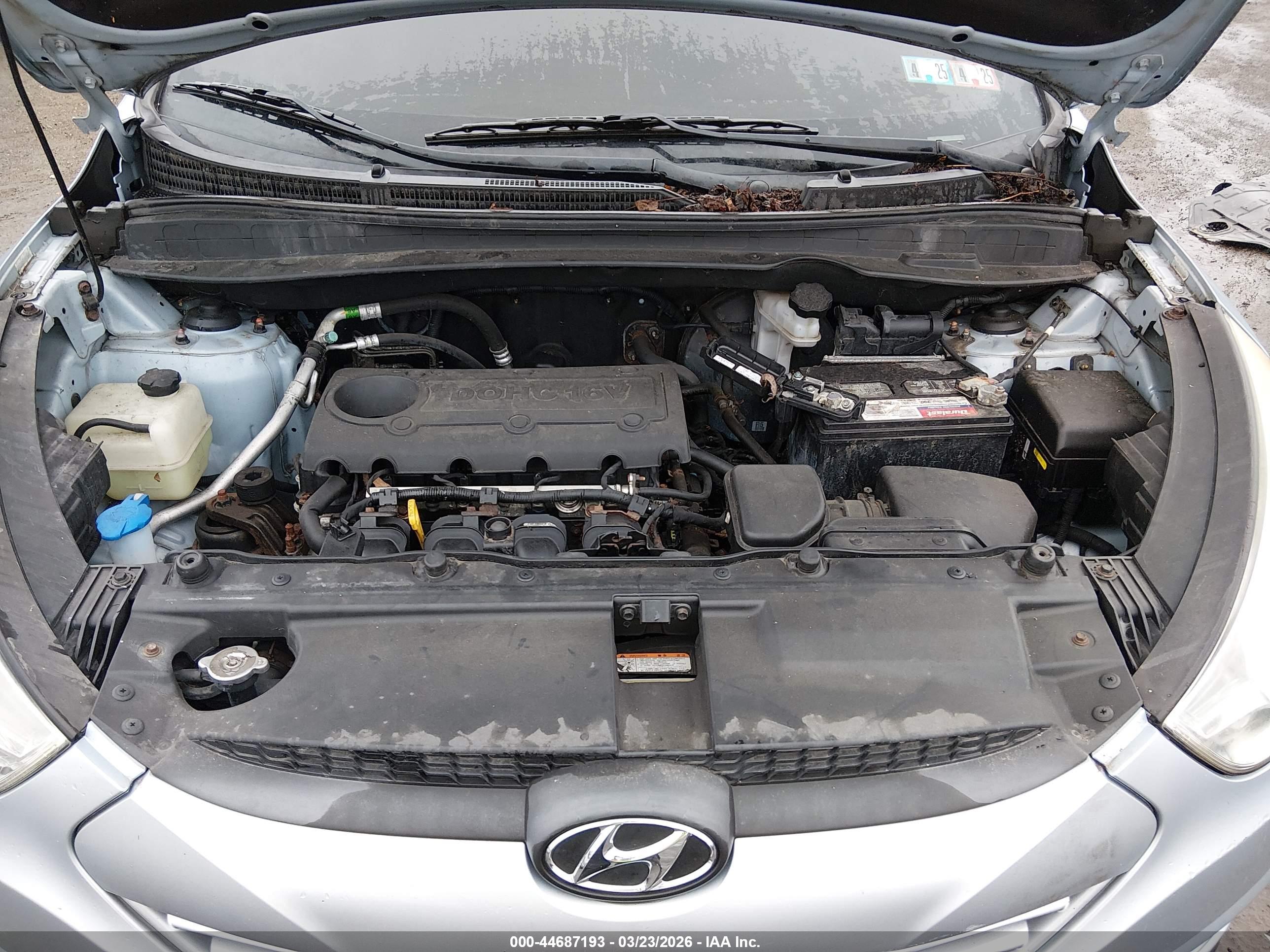 HYUNDAI TUCSON image 10