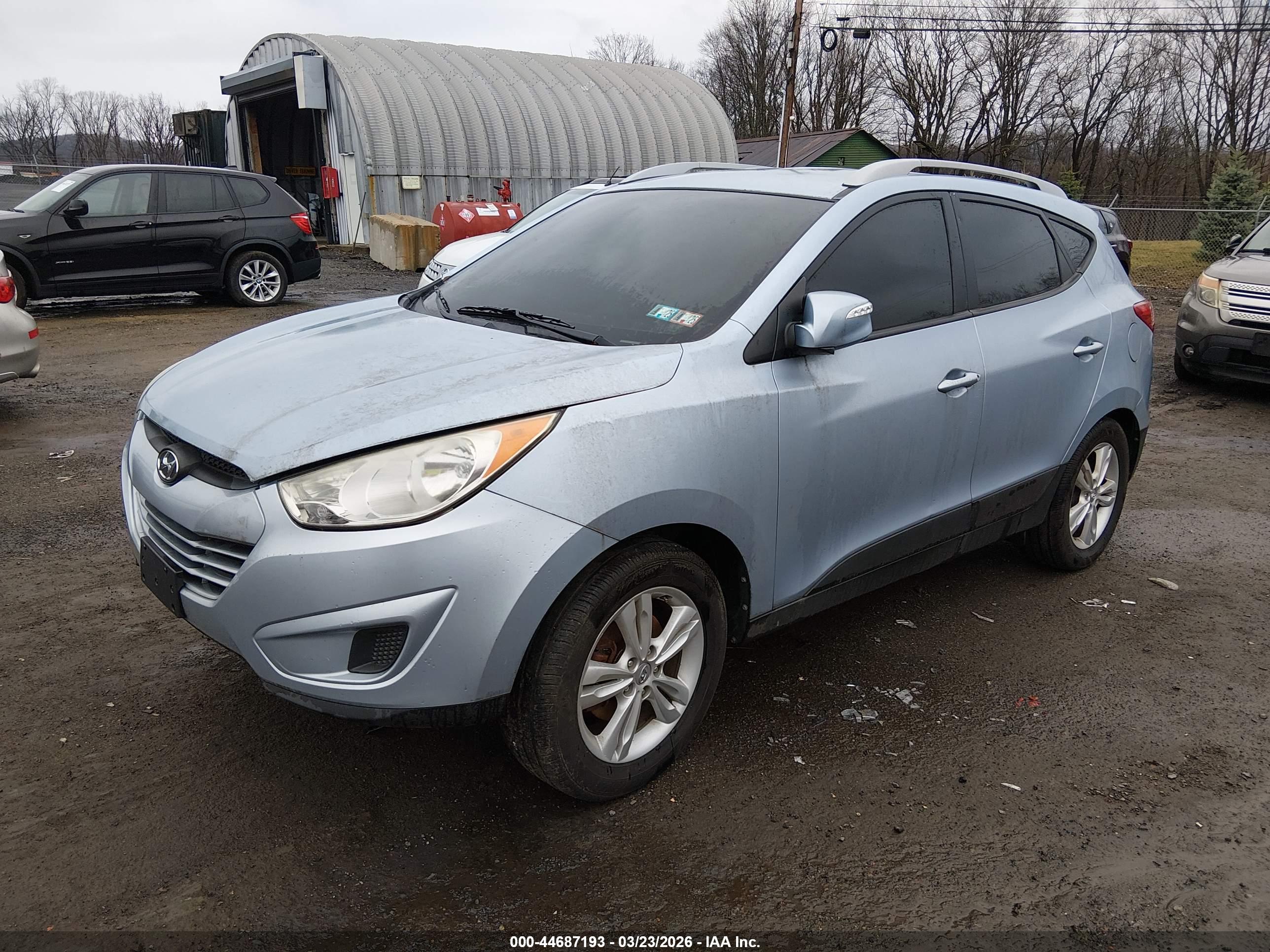 HYUNDAI TUCSON image 2