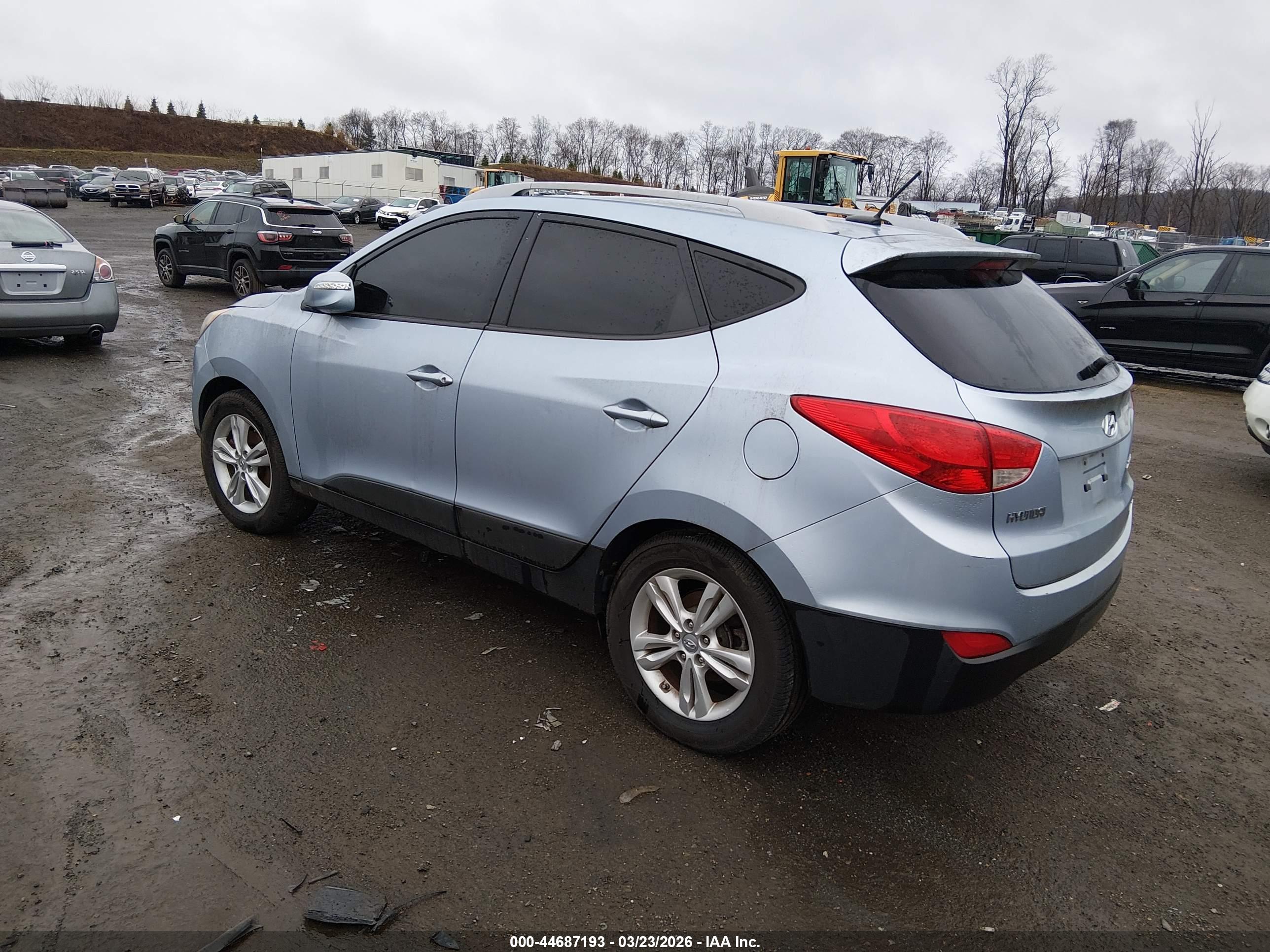 HYUNDAI TUCSON image 3