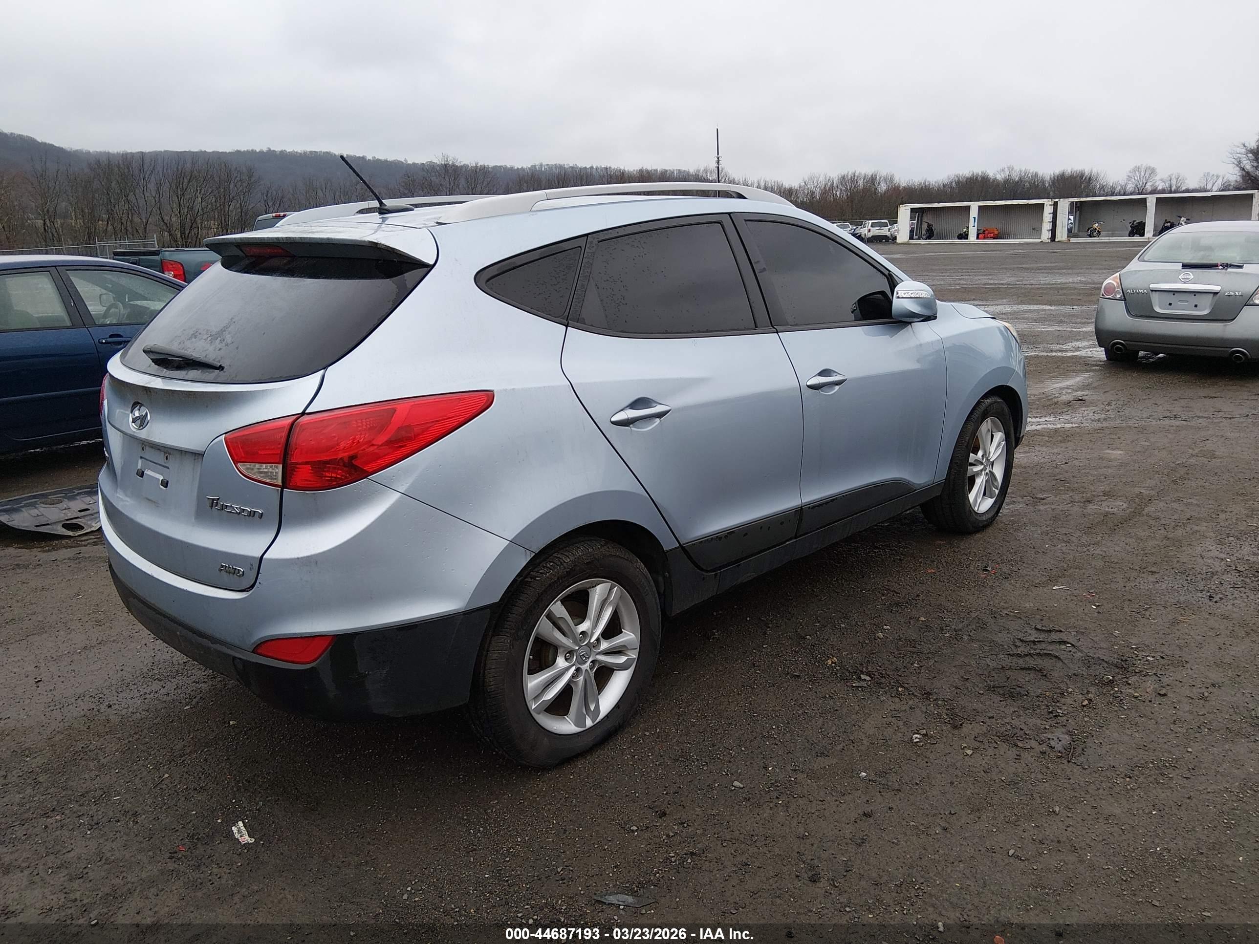 HYUNDAI TUCSON image 4