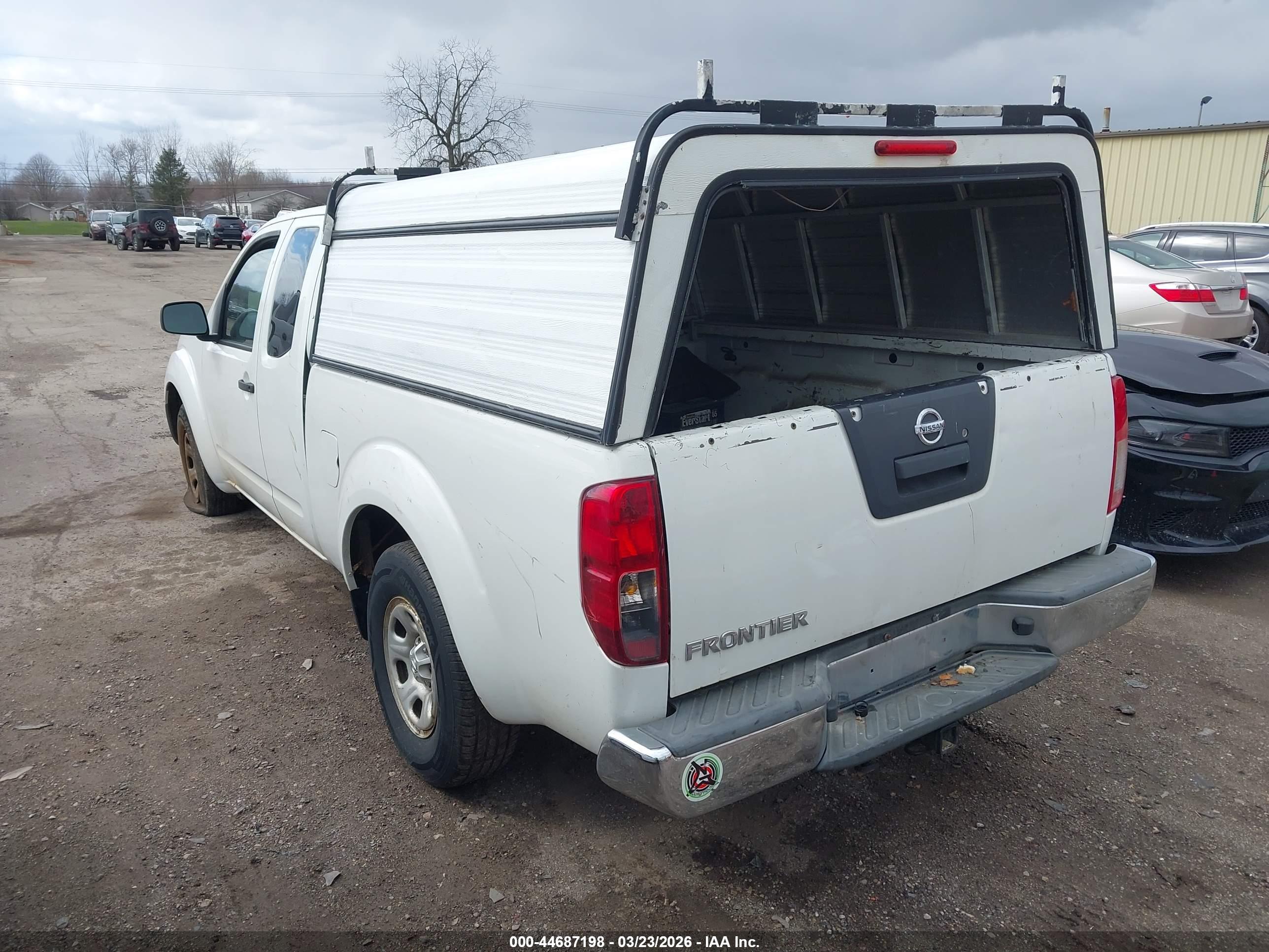 NISSAN FRONTIER image 3