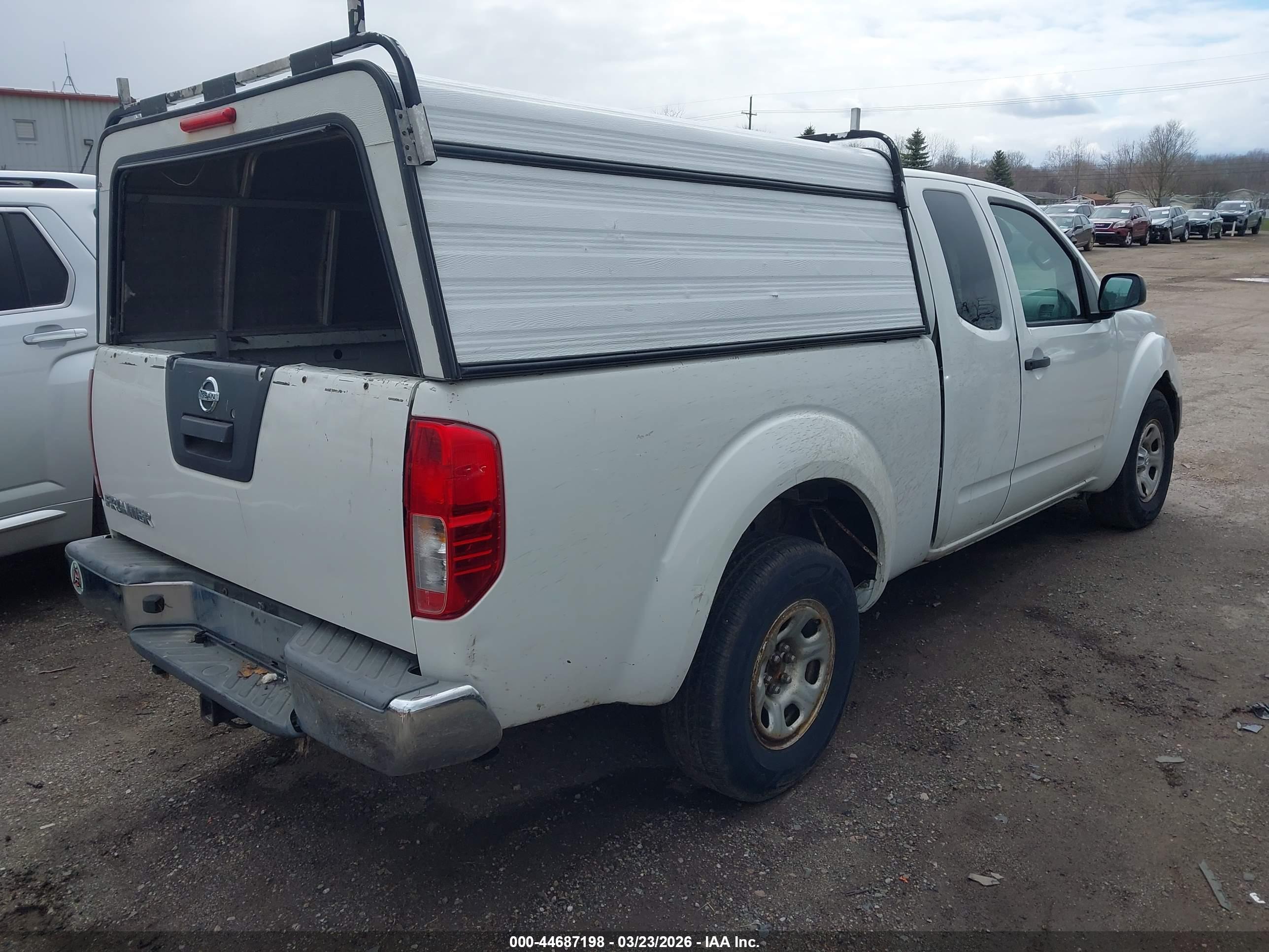 NISSAN FRONTIER image 4