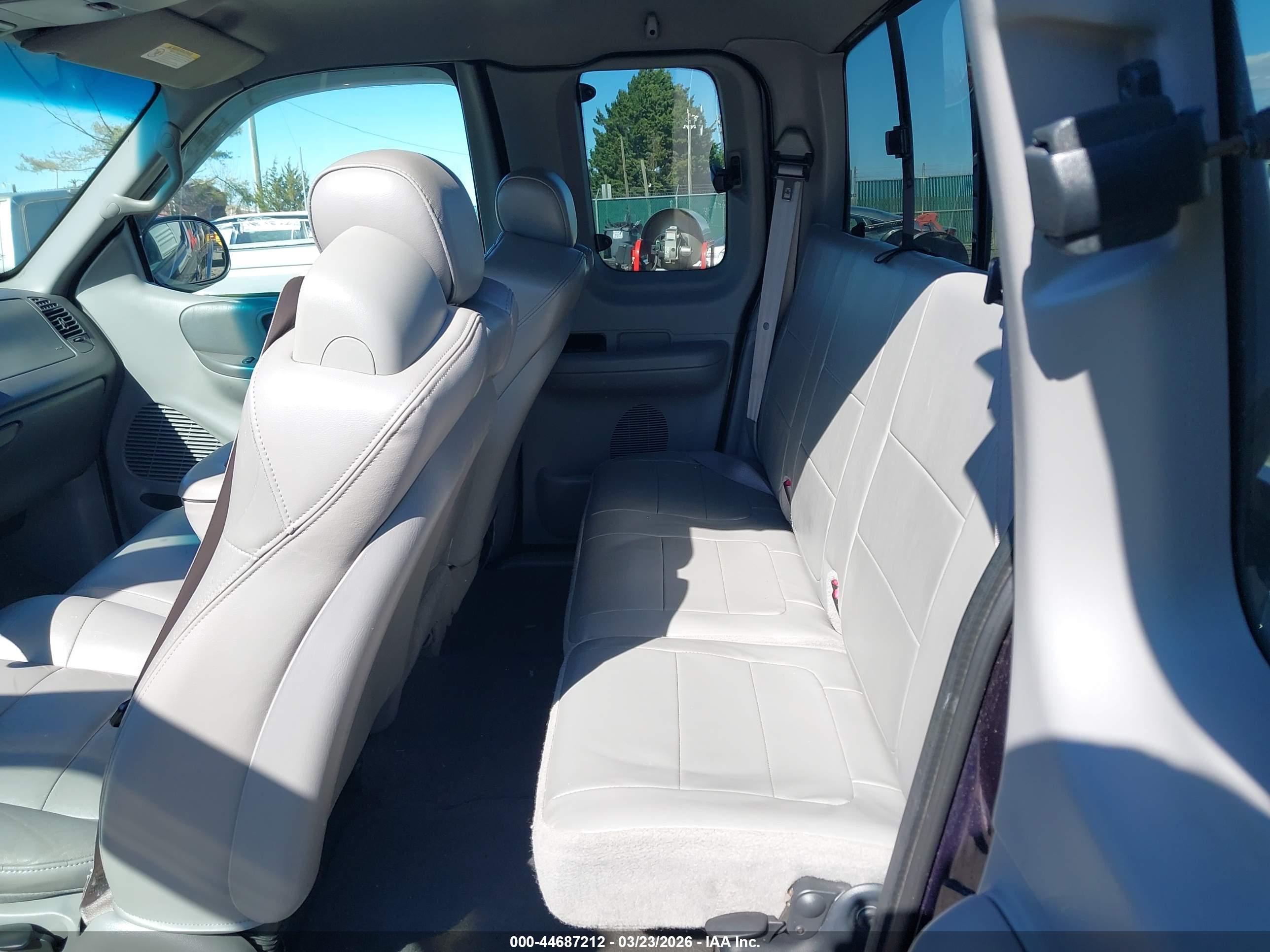 FORD F-150 image 8