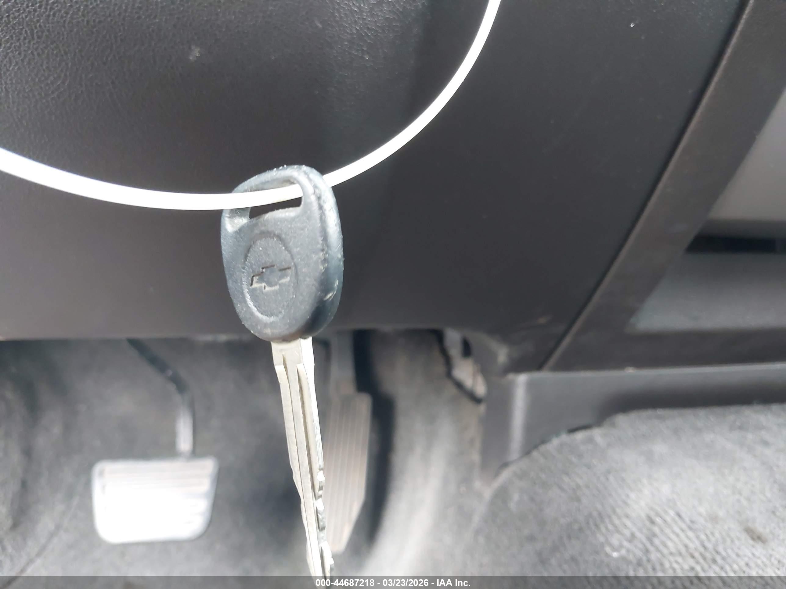 CHEVROLET COLORADO image 11