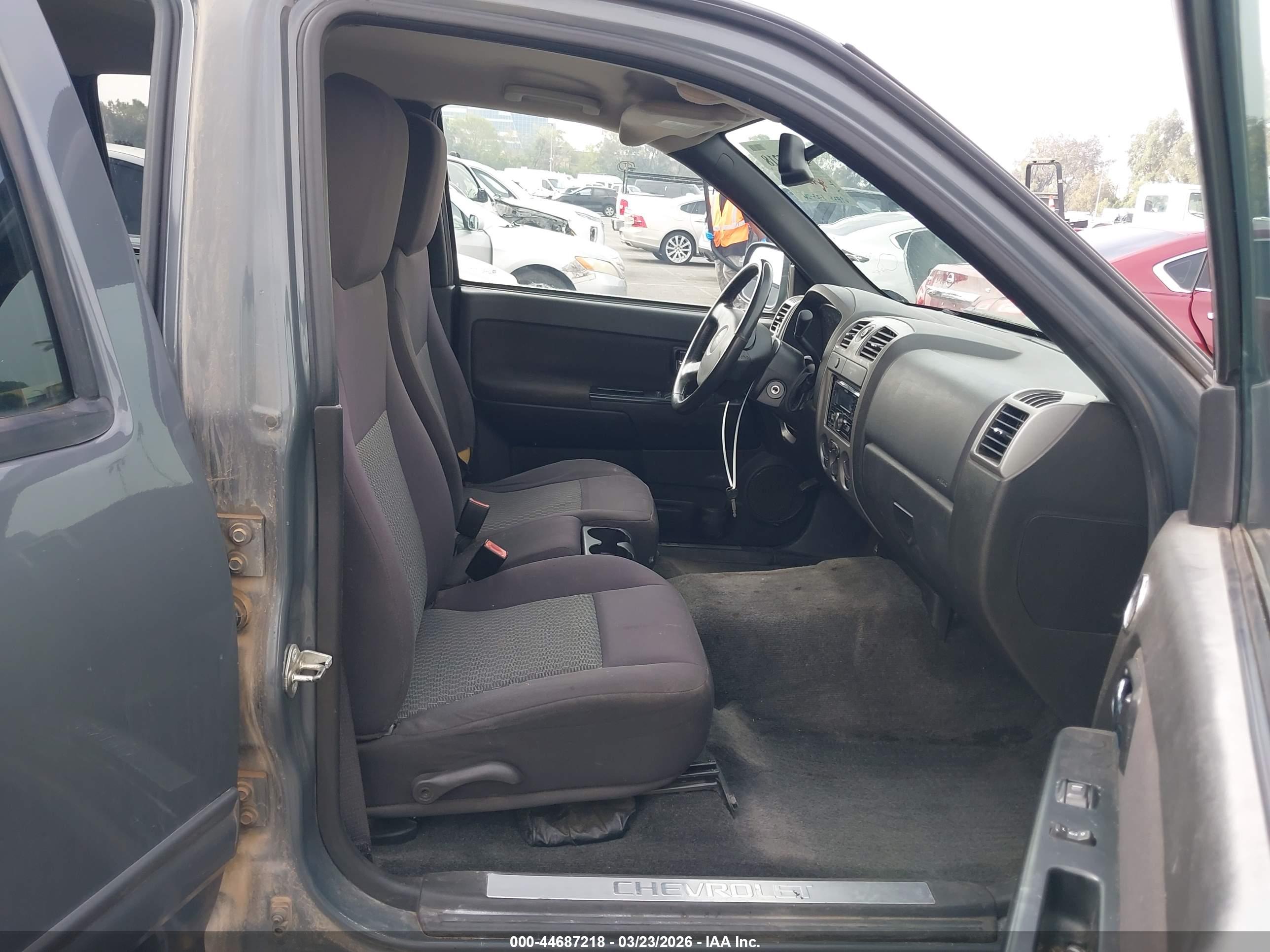 CHEVROLET COLORADO image 5