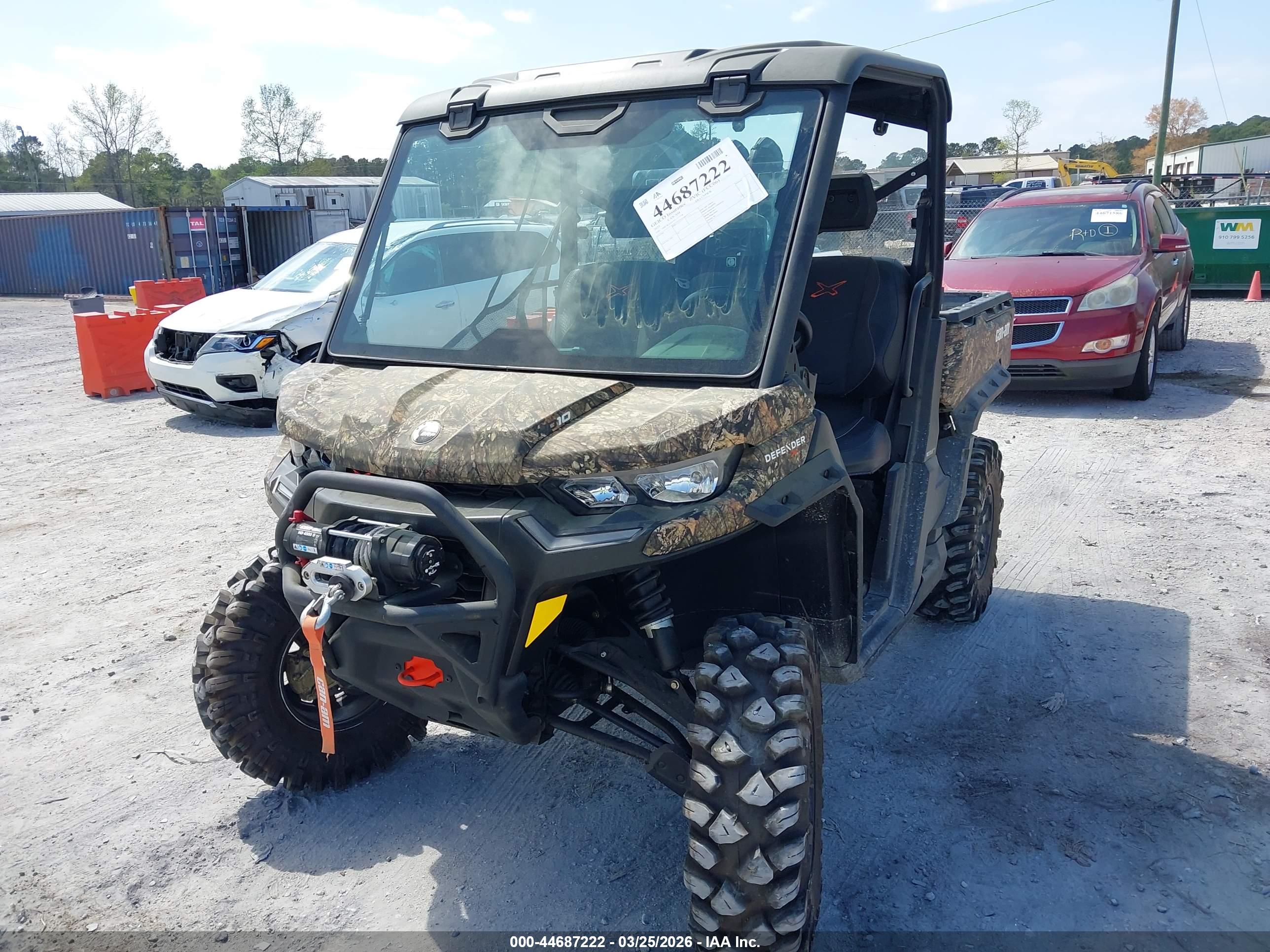 CAN-AM DEFENDER image 2