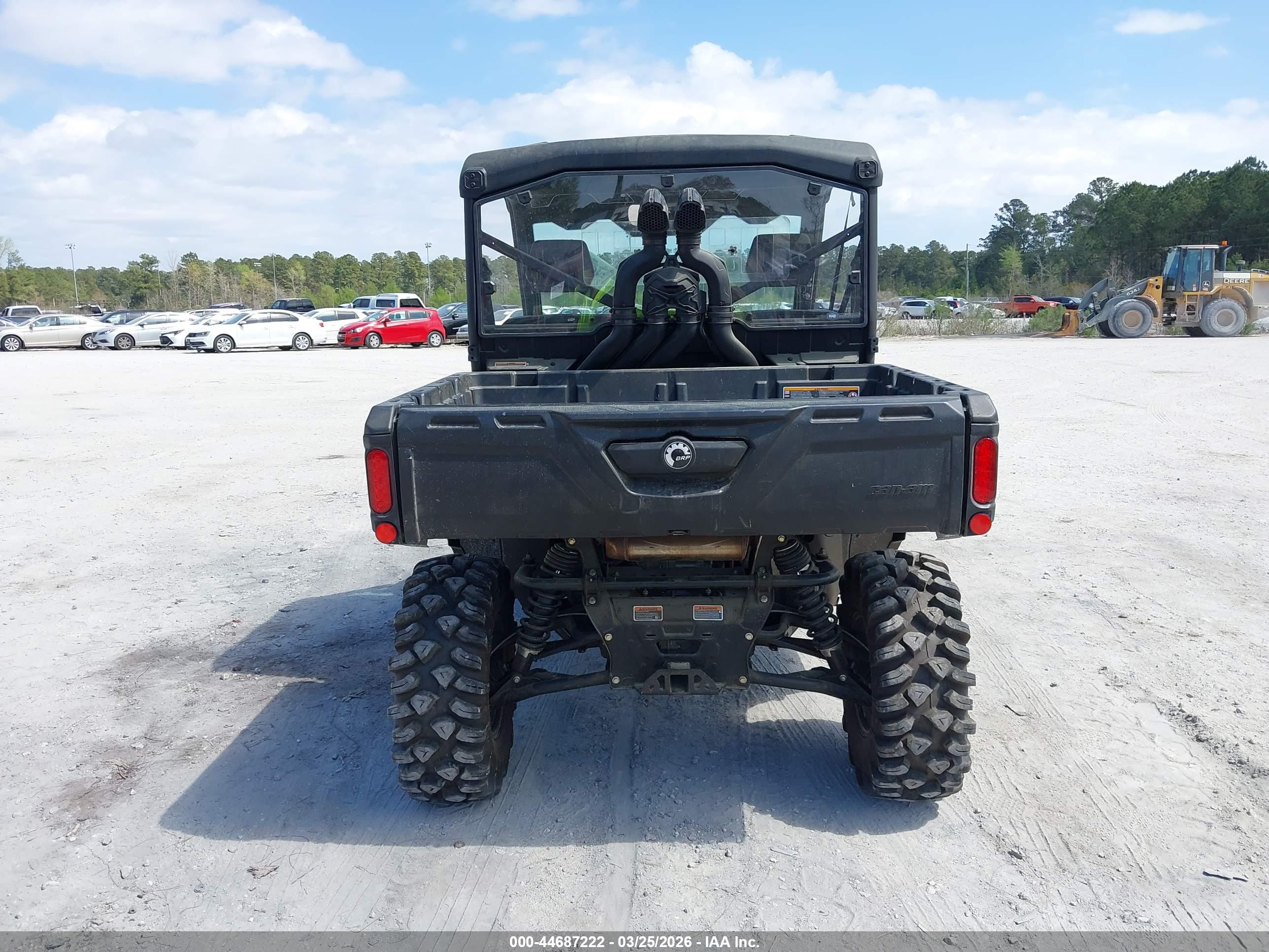 CAN-AM DEFENDER image 6
