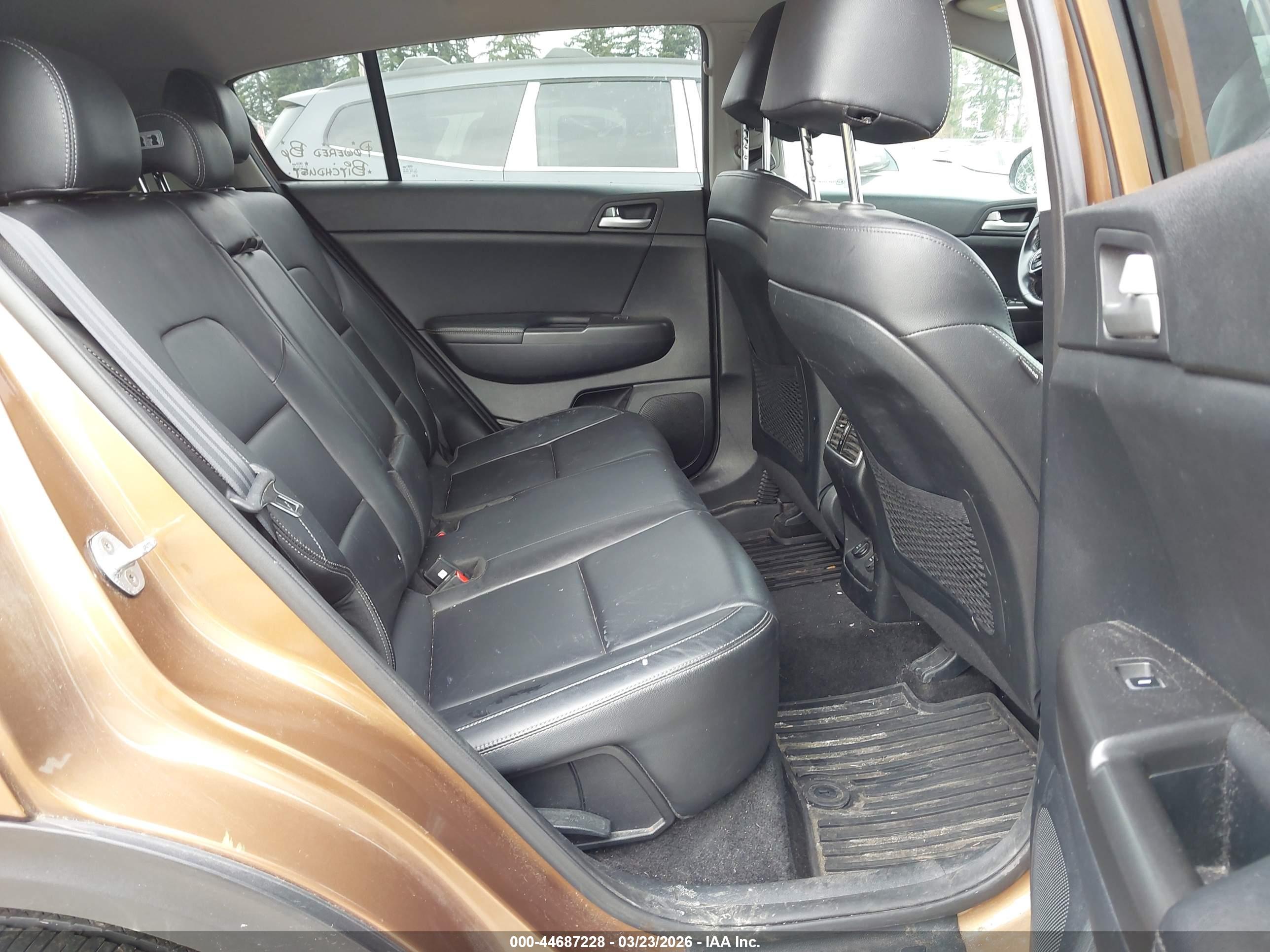 KIA SPORTAGE image 8