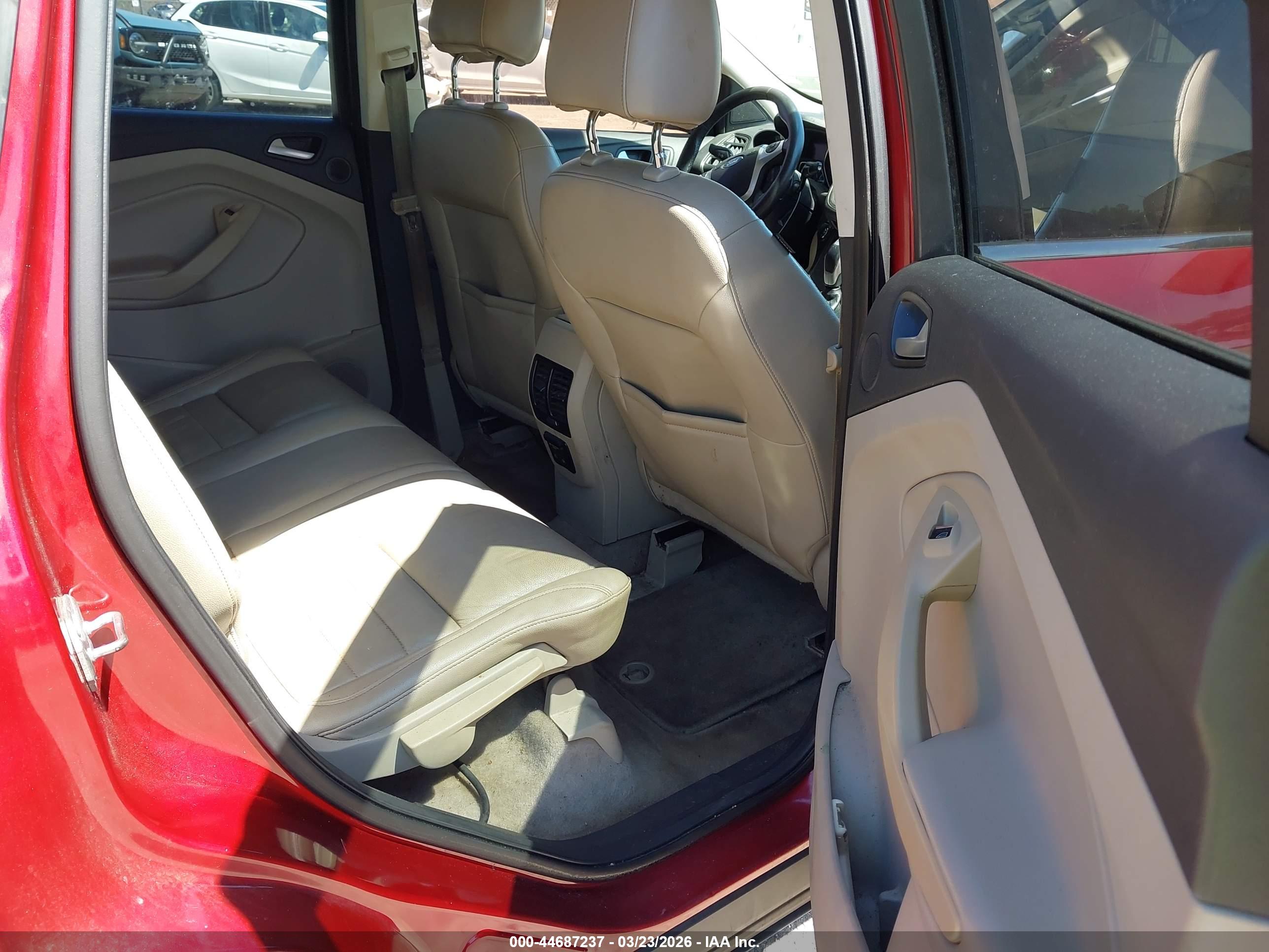 FORD ESCAPE image 8