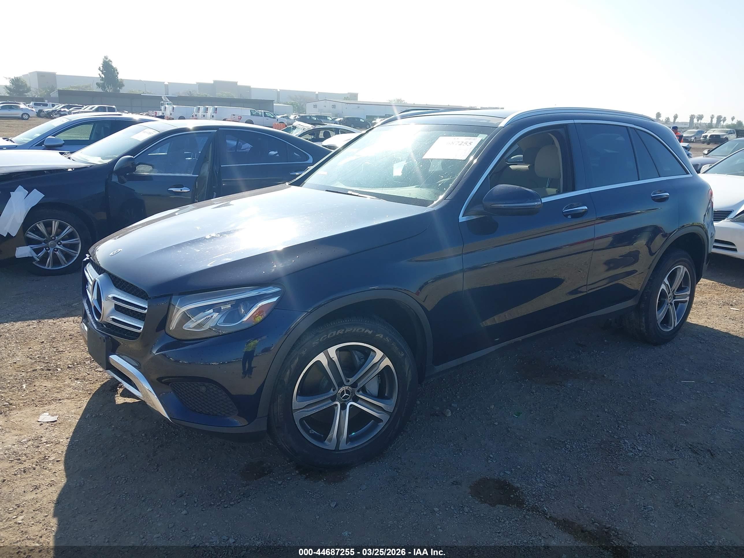 MERCEDES-BENZ GLC image 2