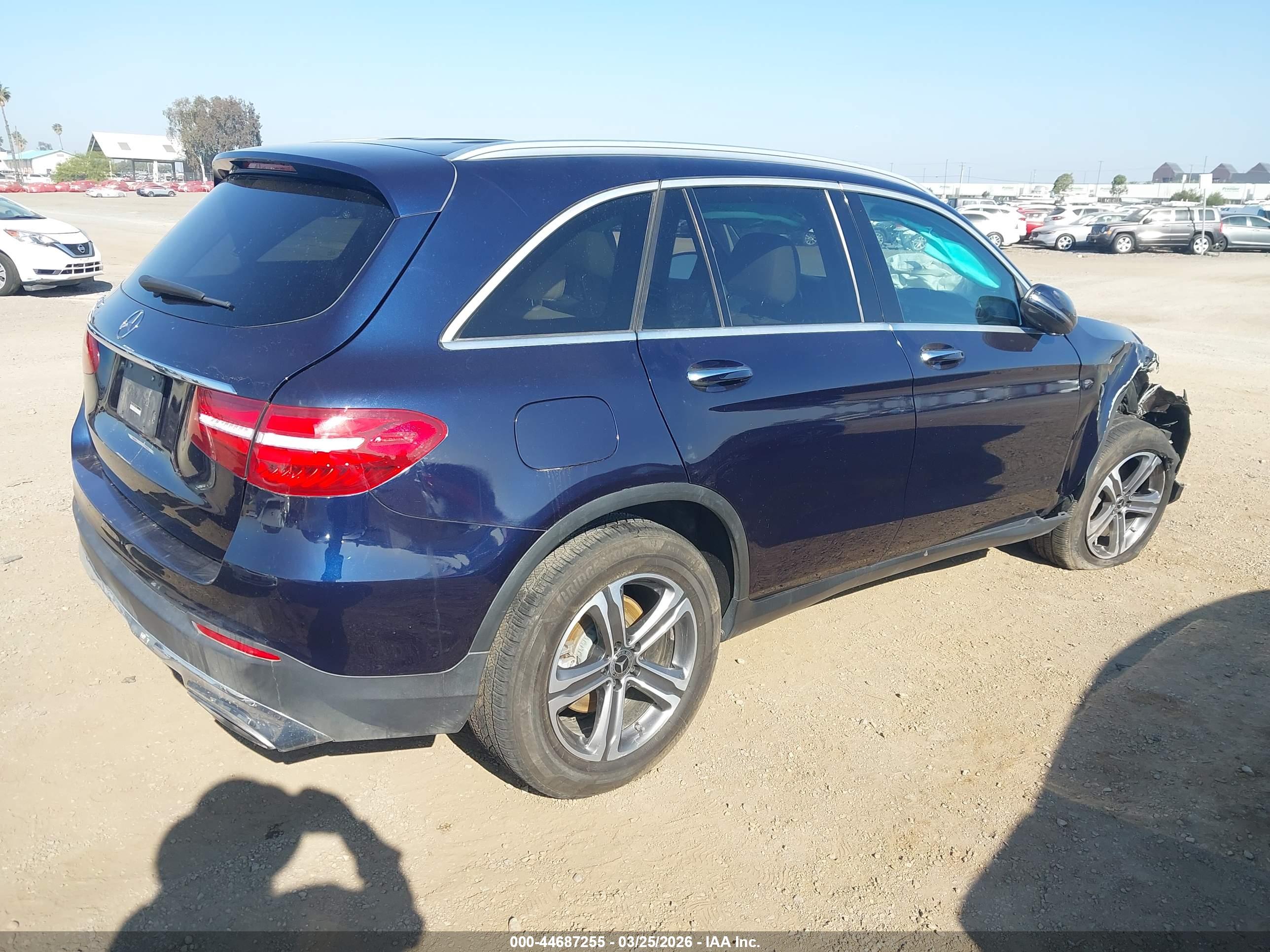 MERCEDES-BENZ GLC image 4