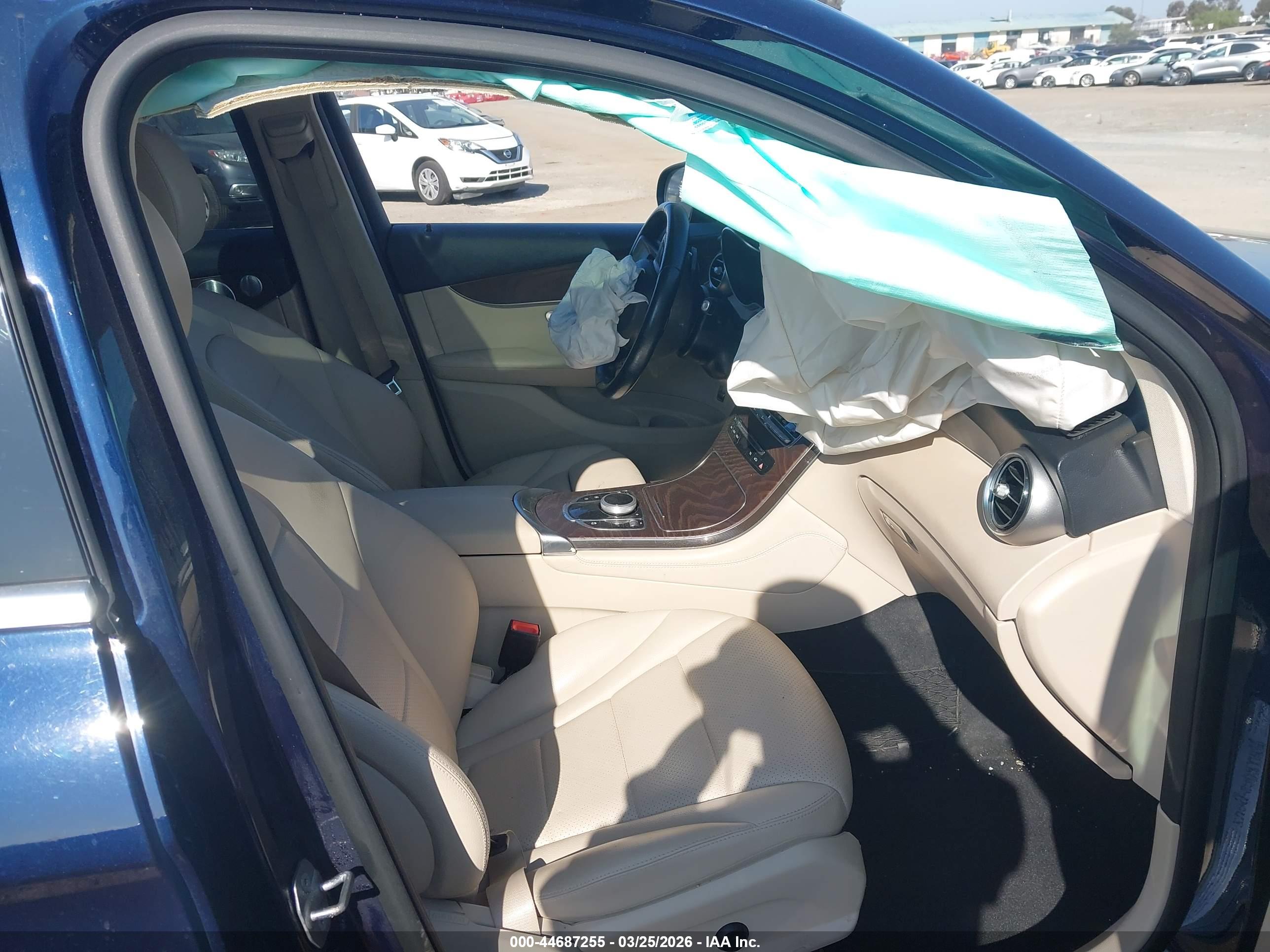MERCEDES-BENZ GLC image 5