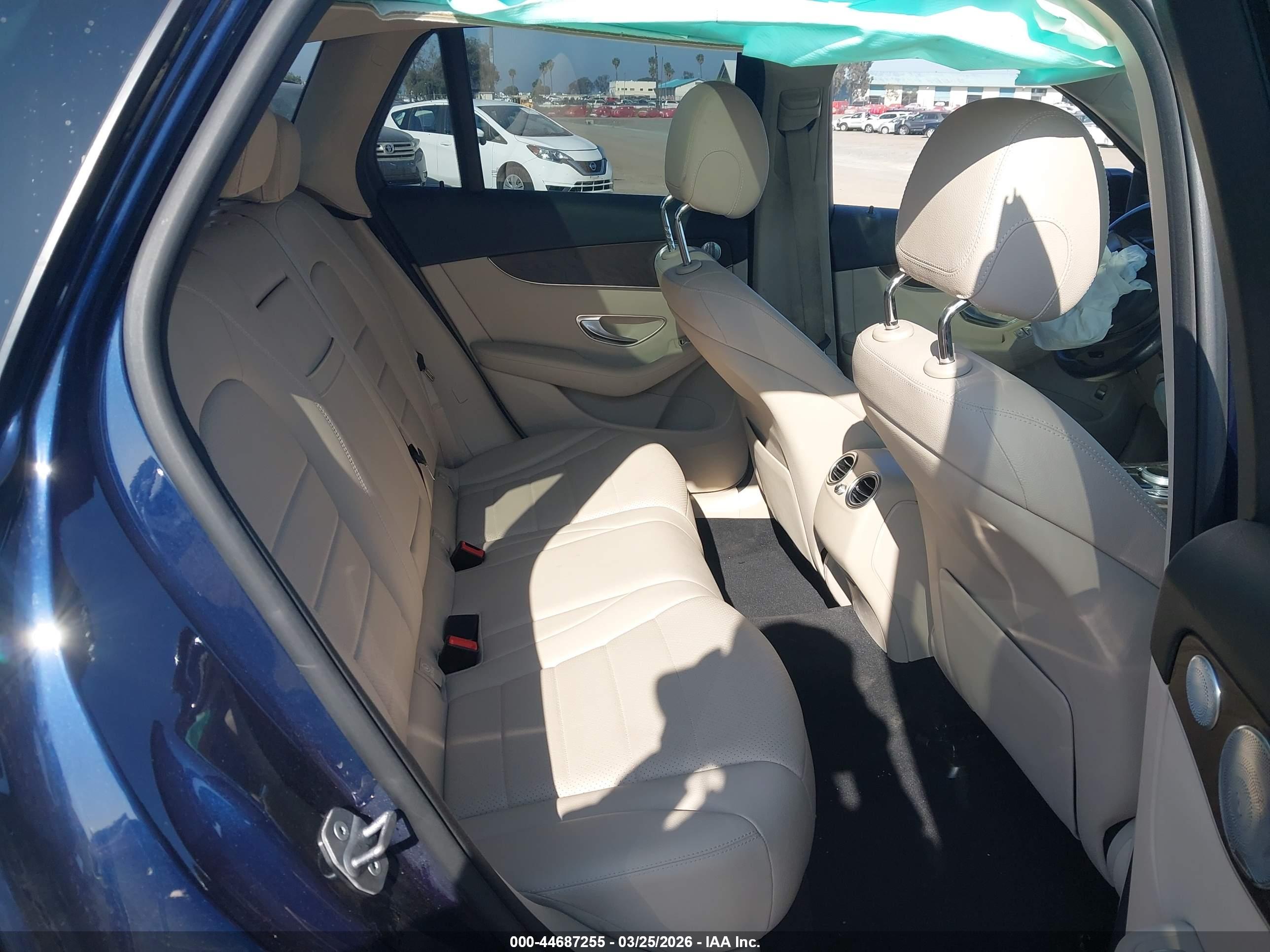 MERCEDES-BENZ GLC image 8