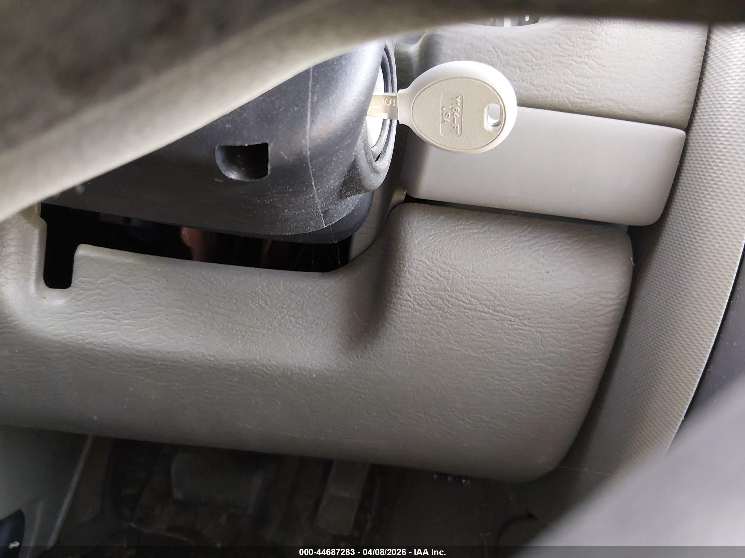 JEEP LIBERTY image 11