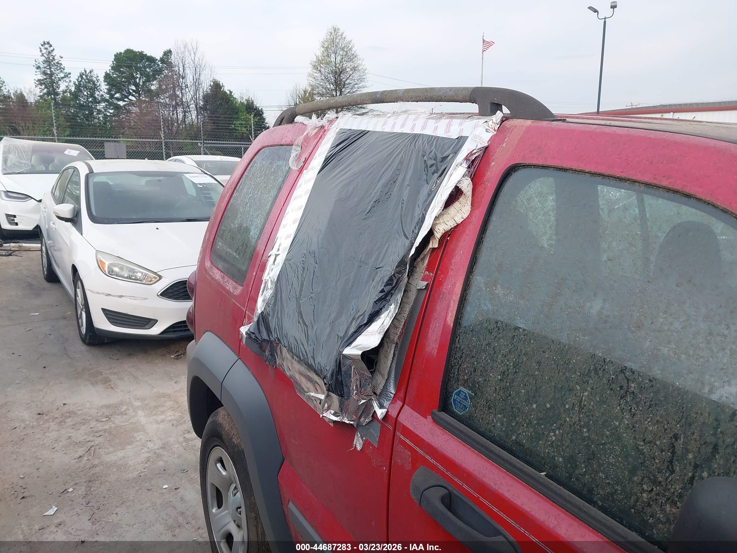 JEEP LIBERTY image 6