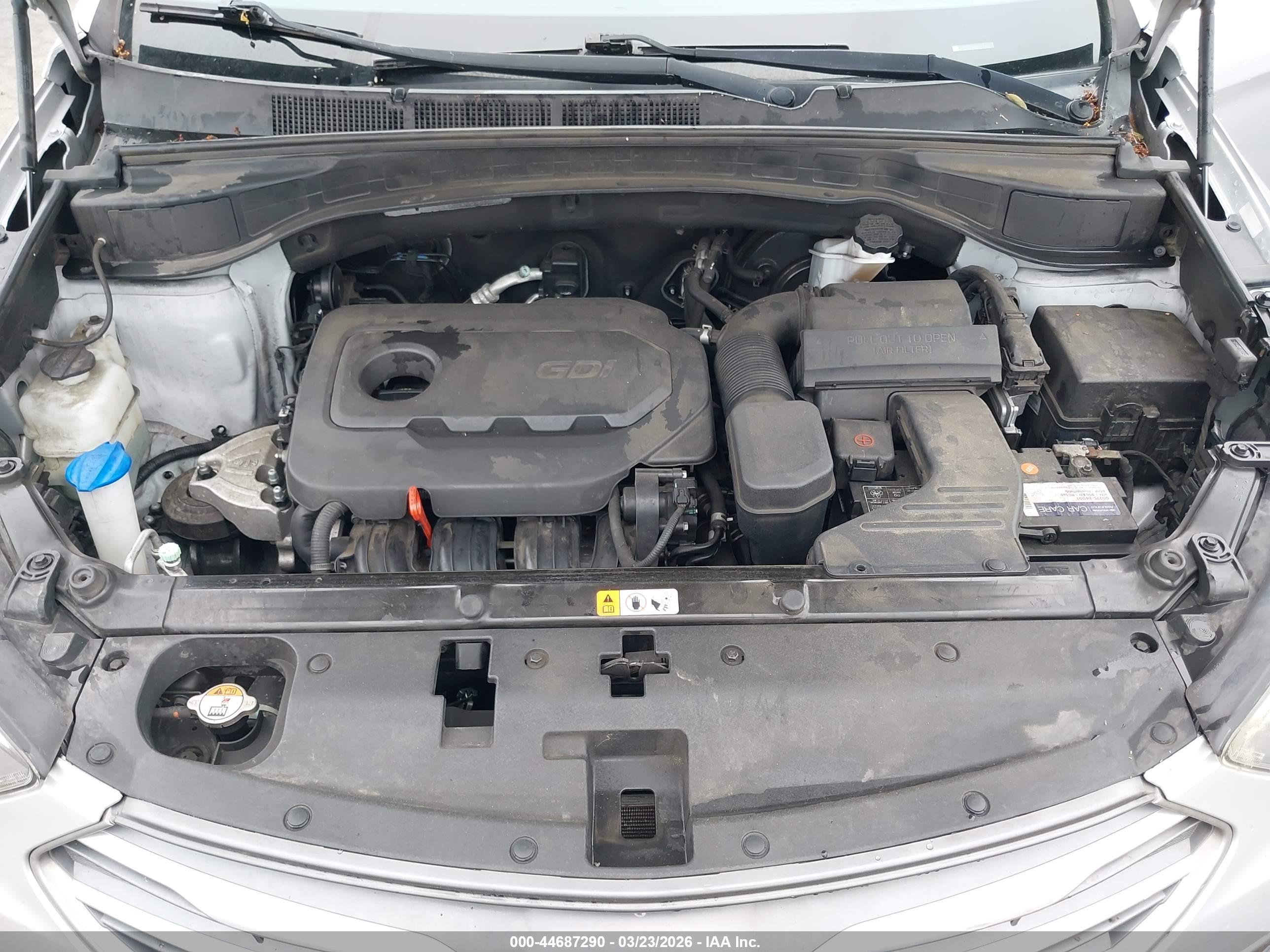 HYUNDAI SANTA image 10