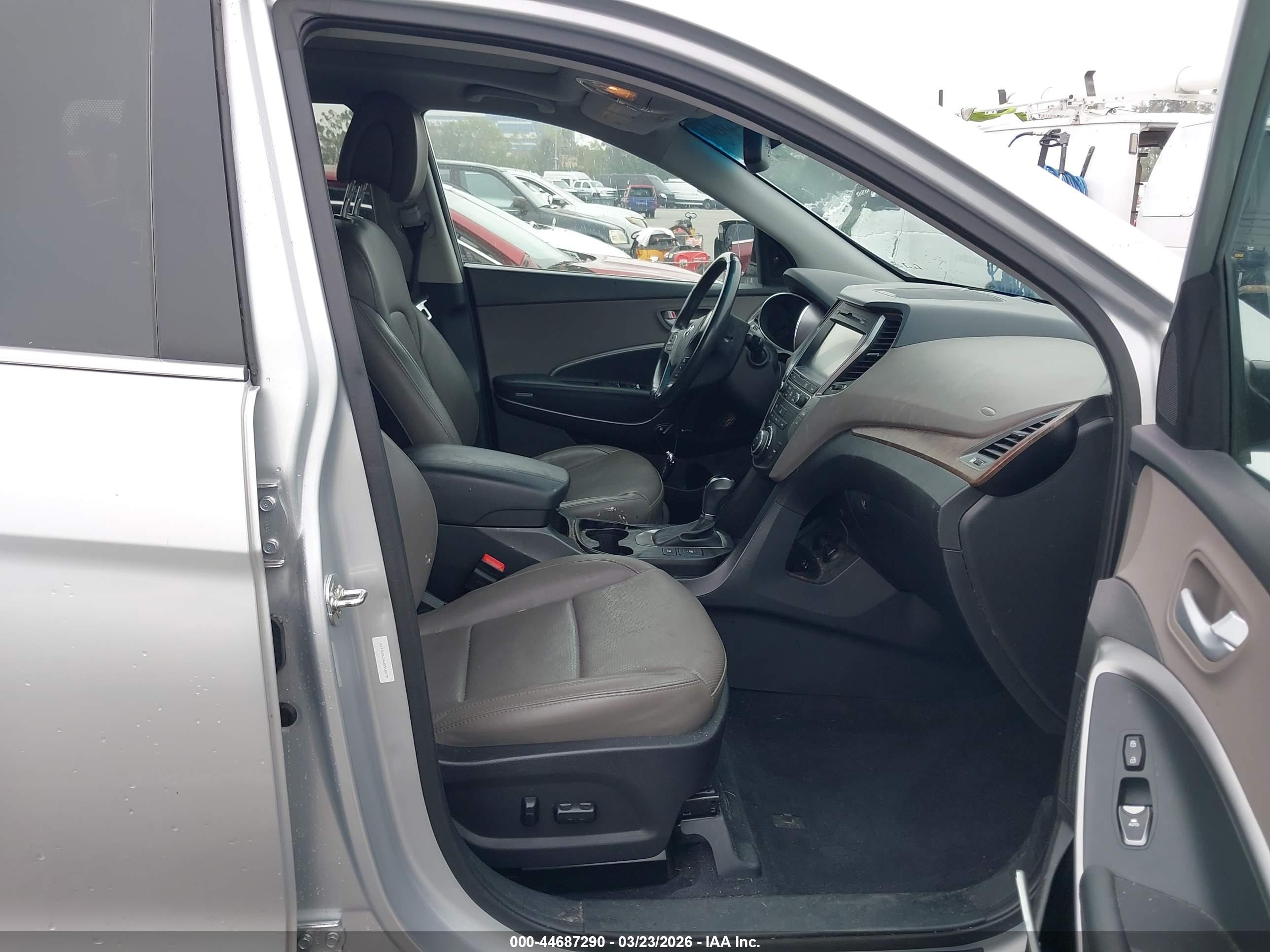 HYUNDAI SANTA image 5