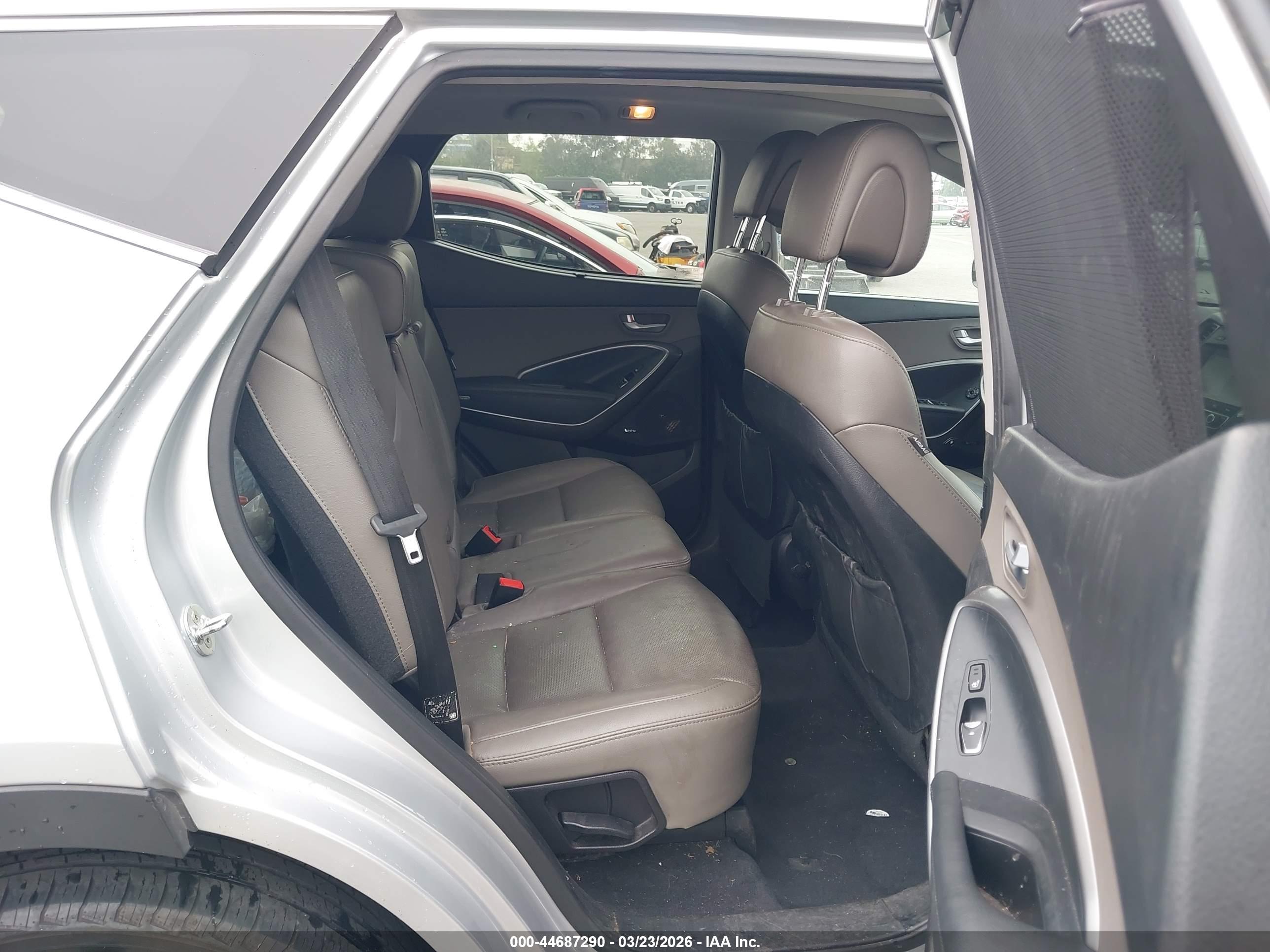 HYUNDAI SANTA image 8