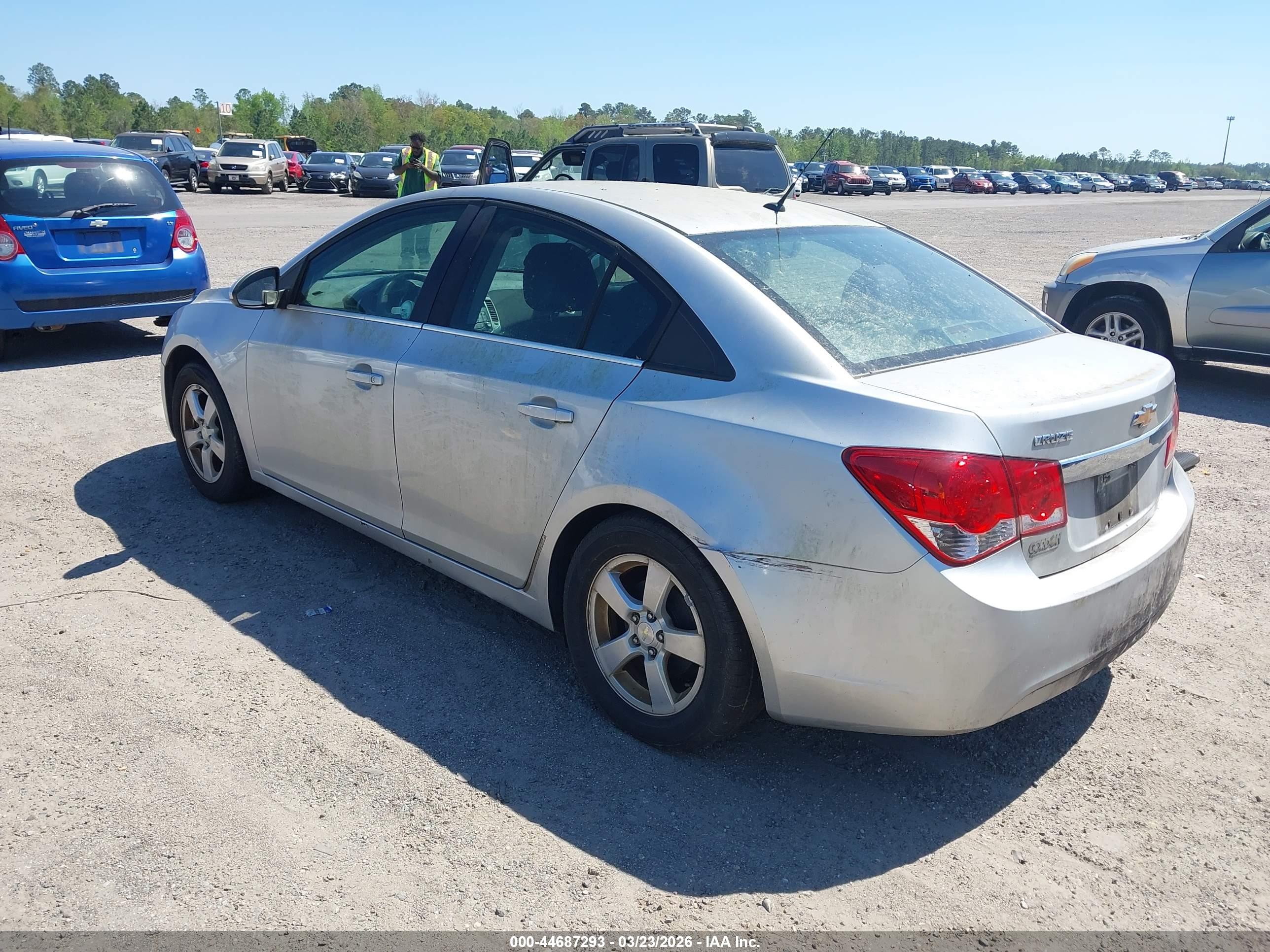 CHEVROLET CRUZE image 3