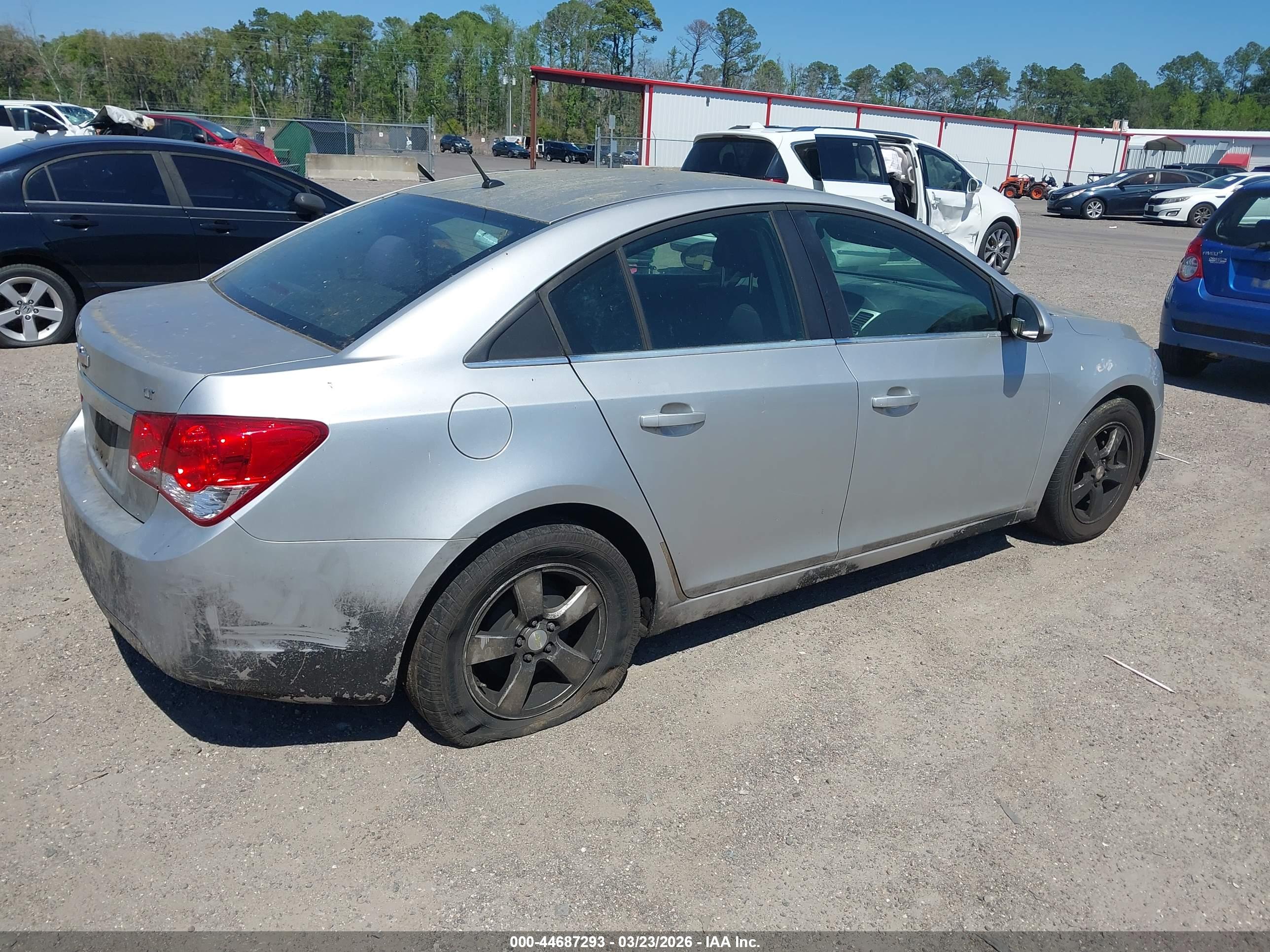 CHEVROLET CRUZE image 4