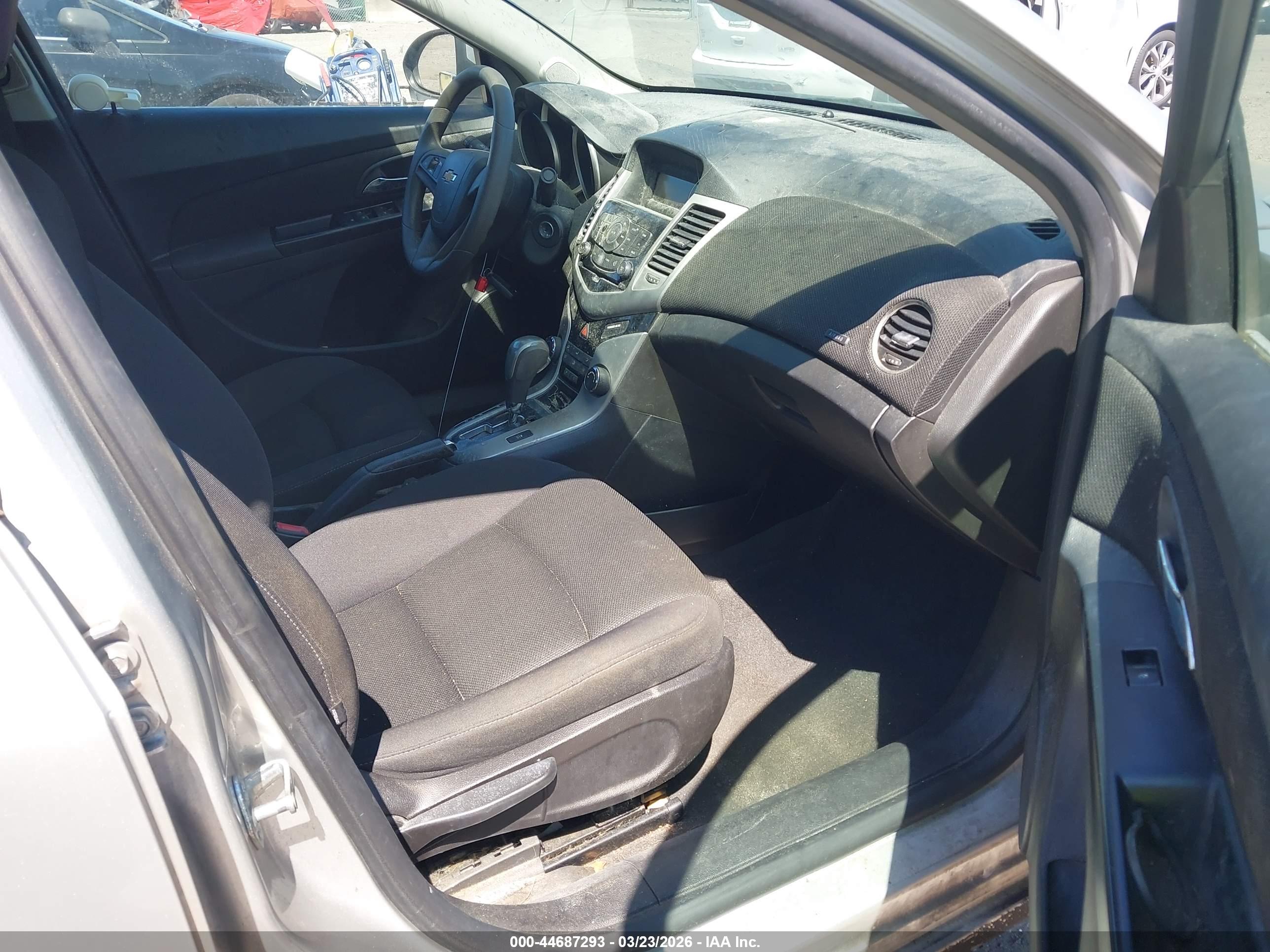 CHEVROLET CRUZE image 5