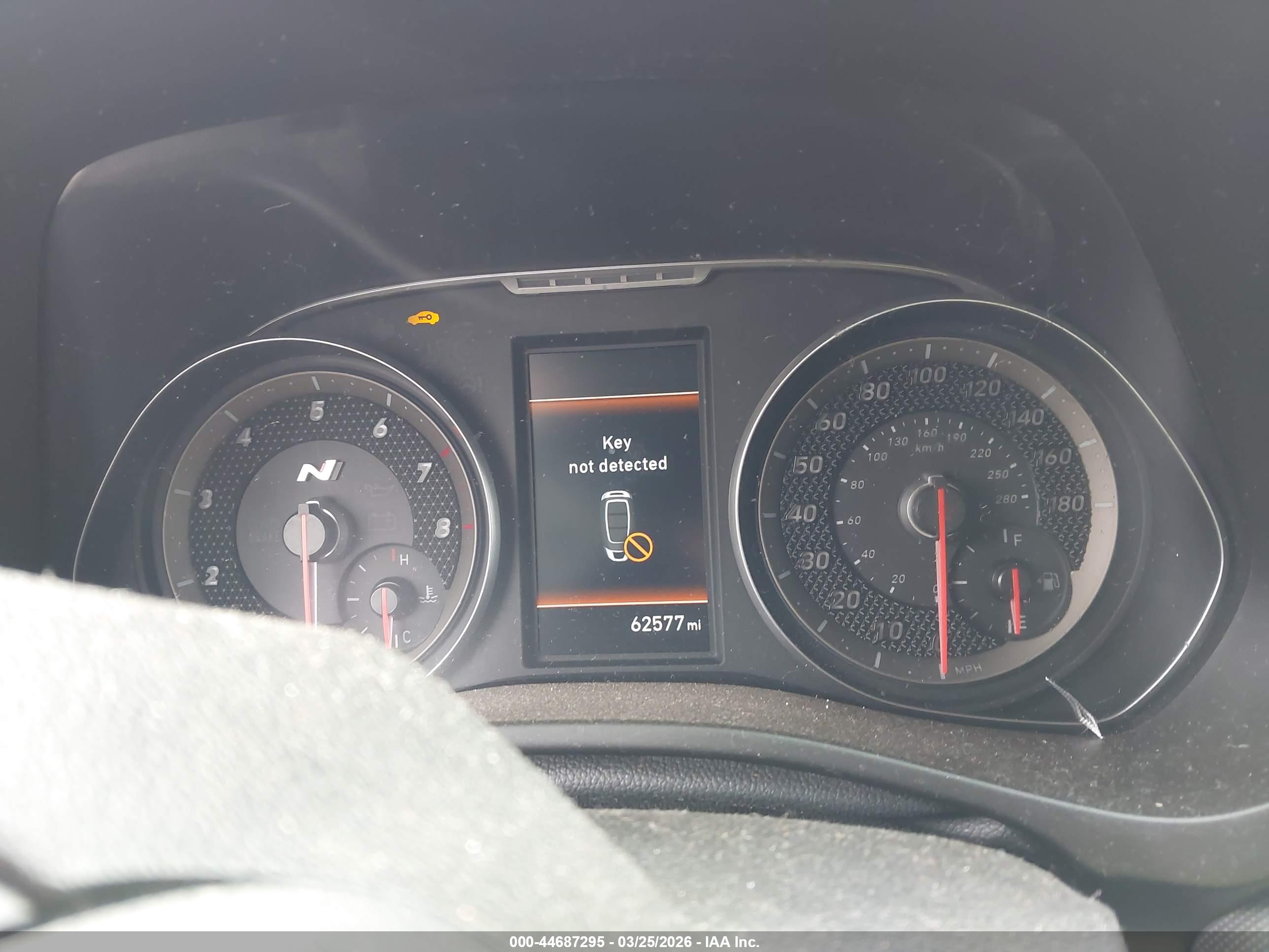 HYUNDAI VELOSTER image 7