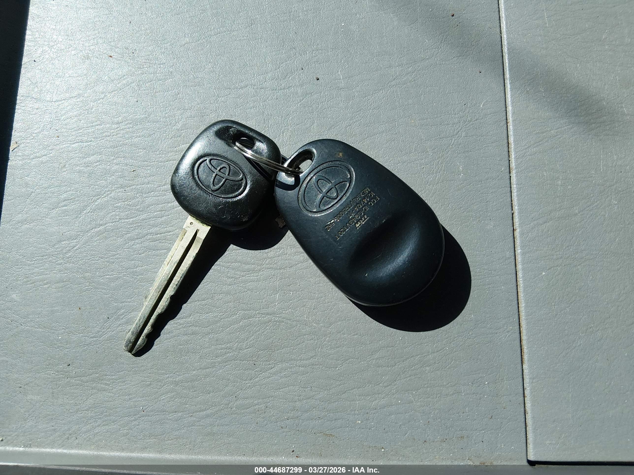 TOYOTA SIENNA image 11