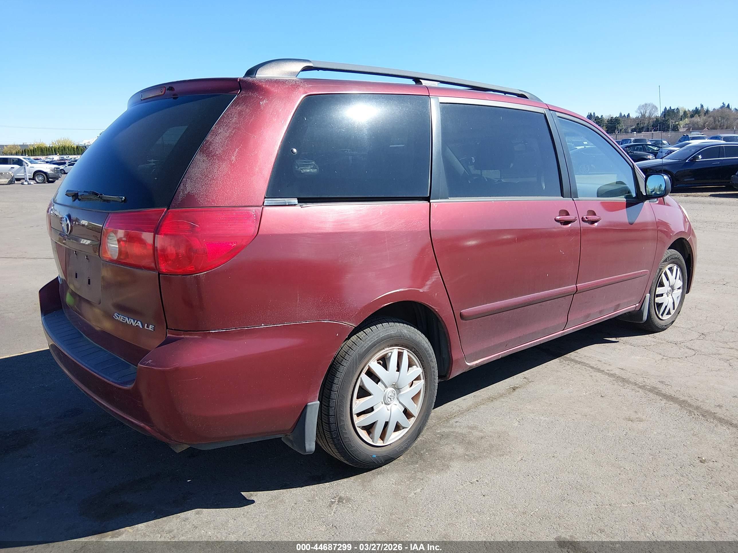 TOYOTA SIENNA image 4