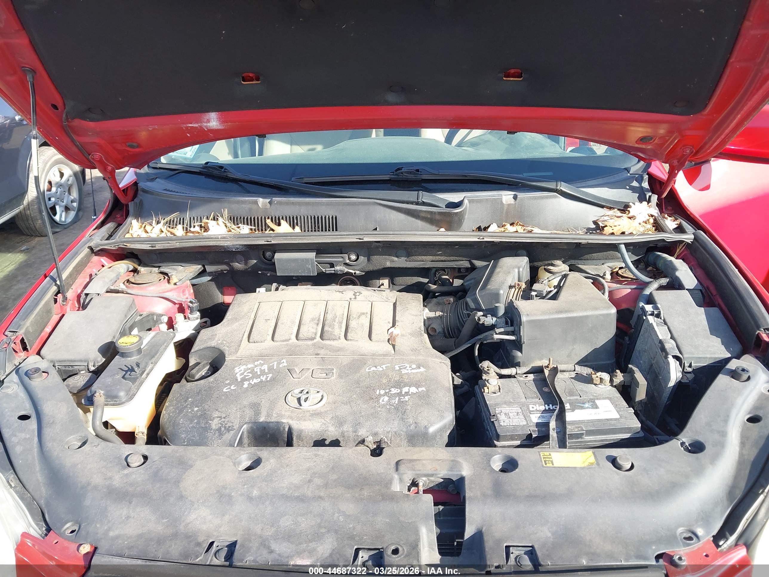 TOYOTA RAV4 image 10