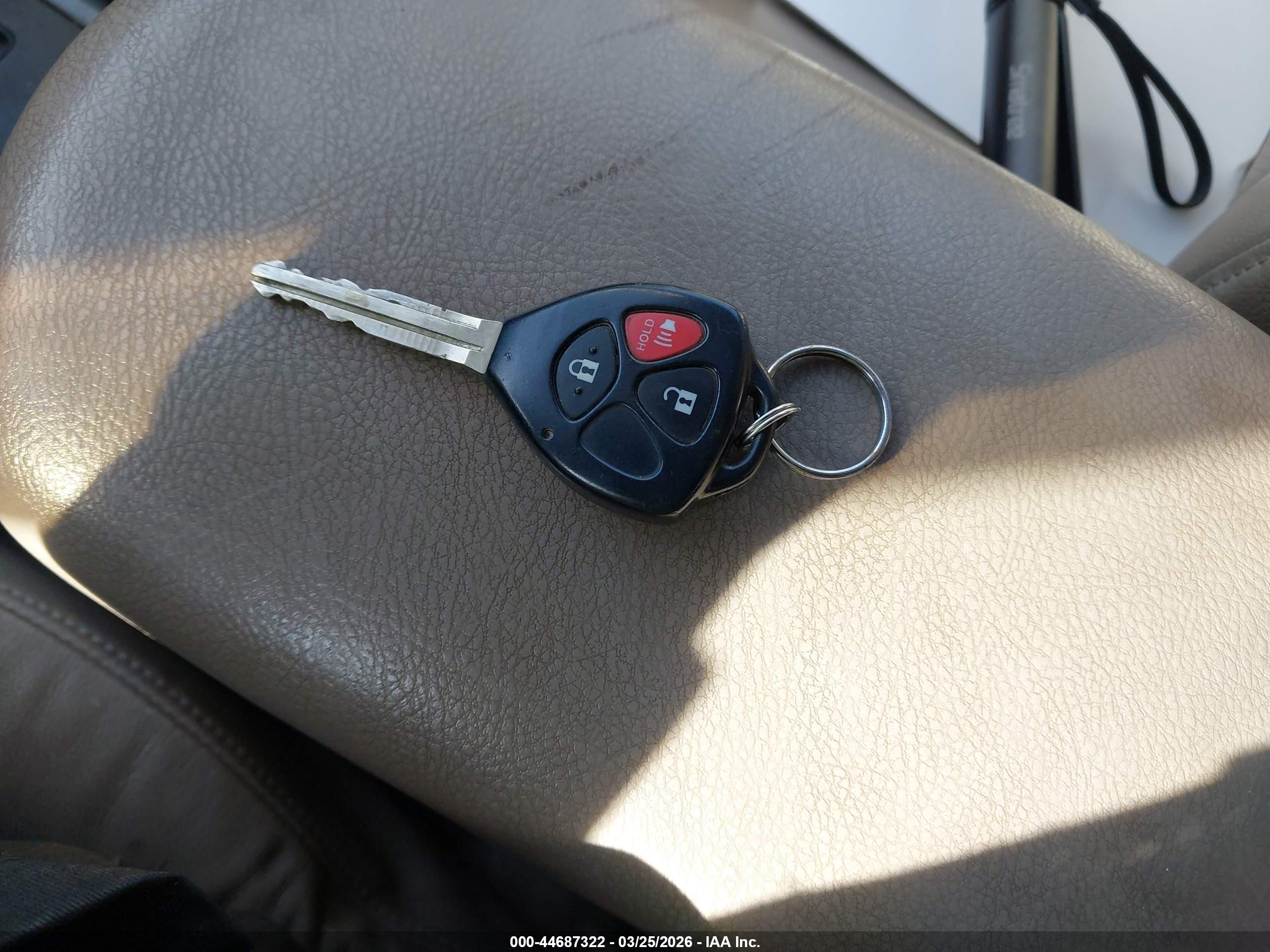 TOYOTA RAV4 image 11