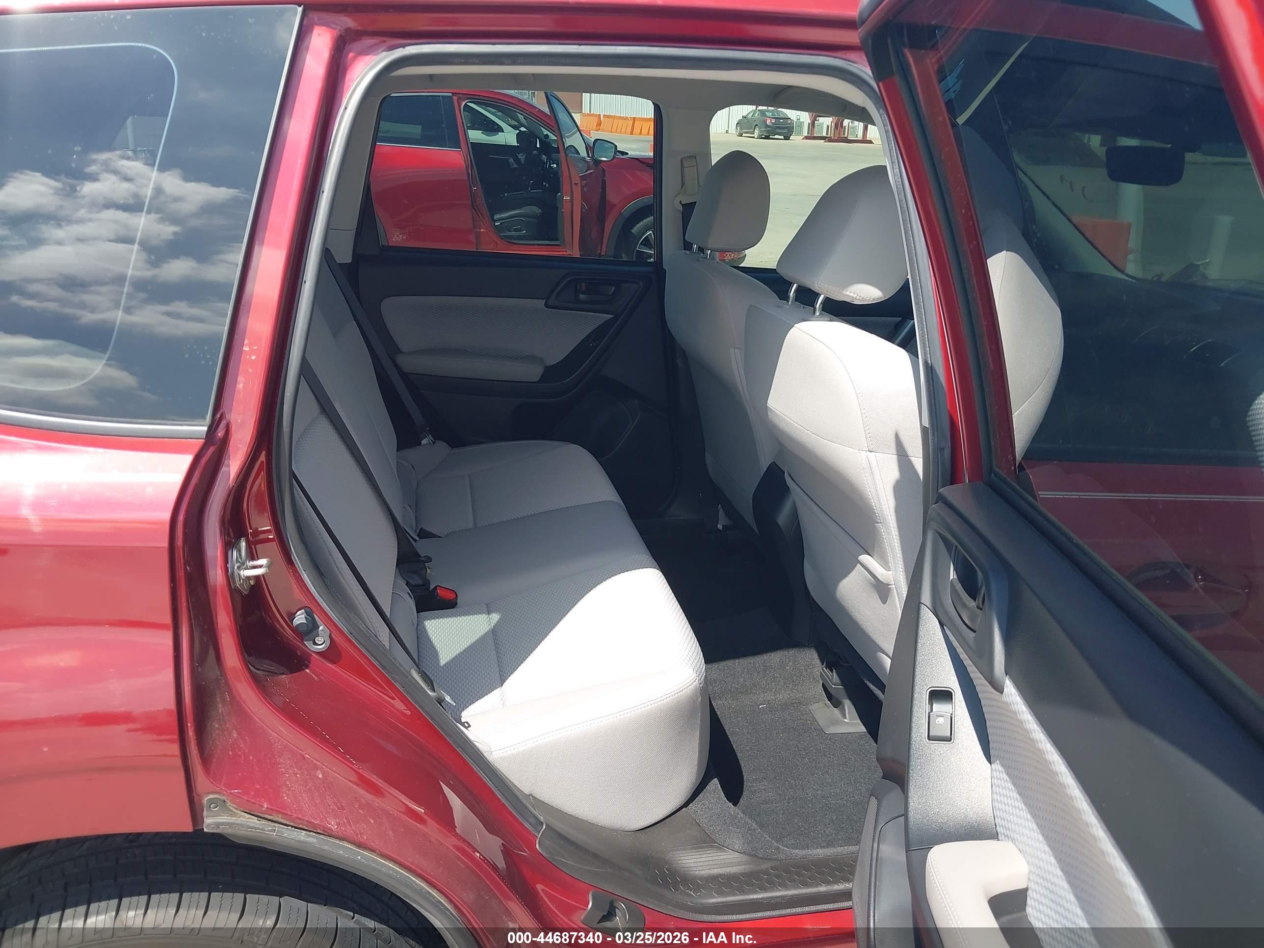 SUBARU FORESTER image 8