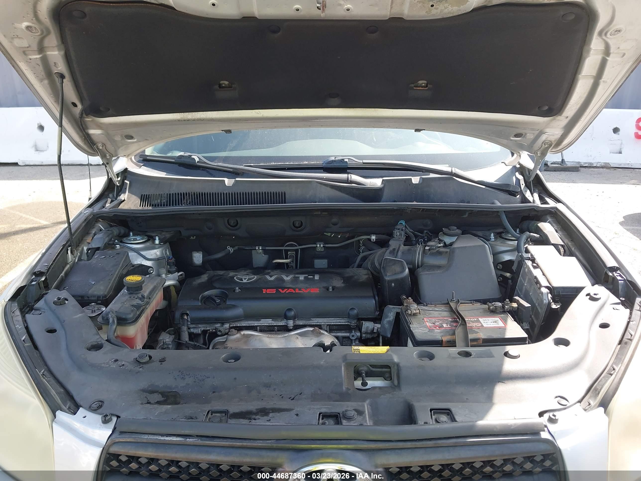 TOYOTA RAV4 image 10