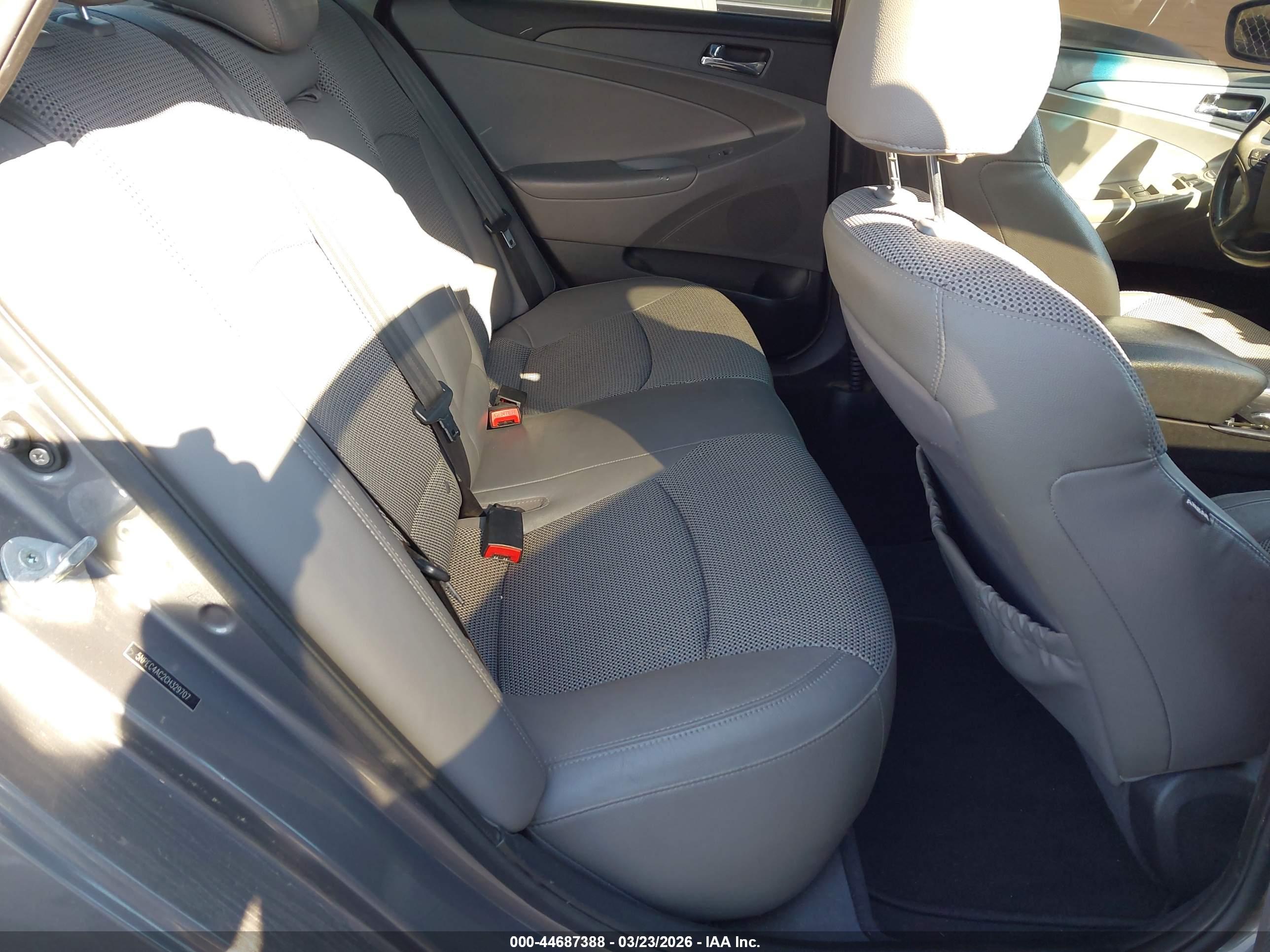 HYUNDAI SONATA image 8