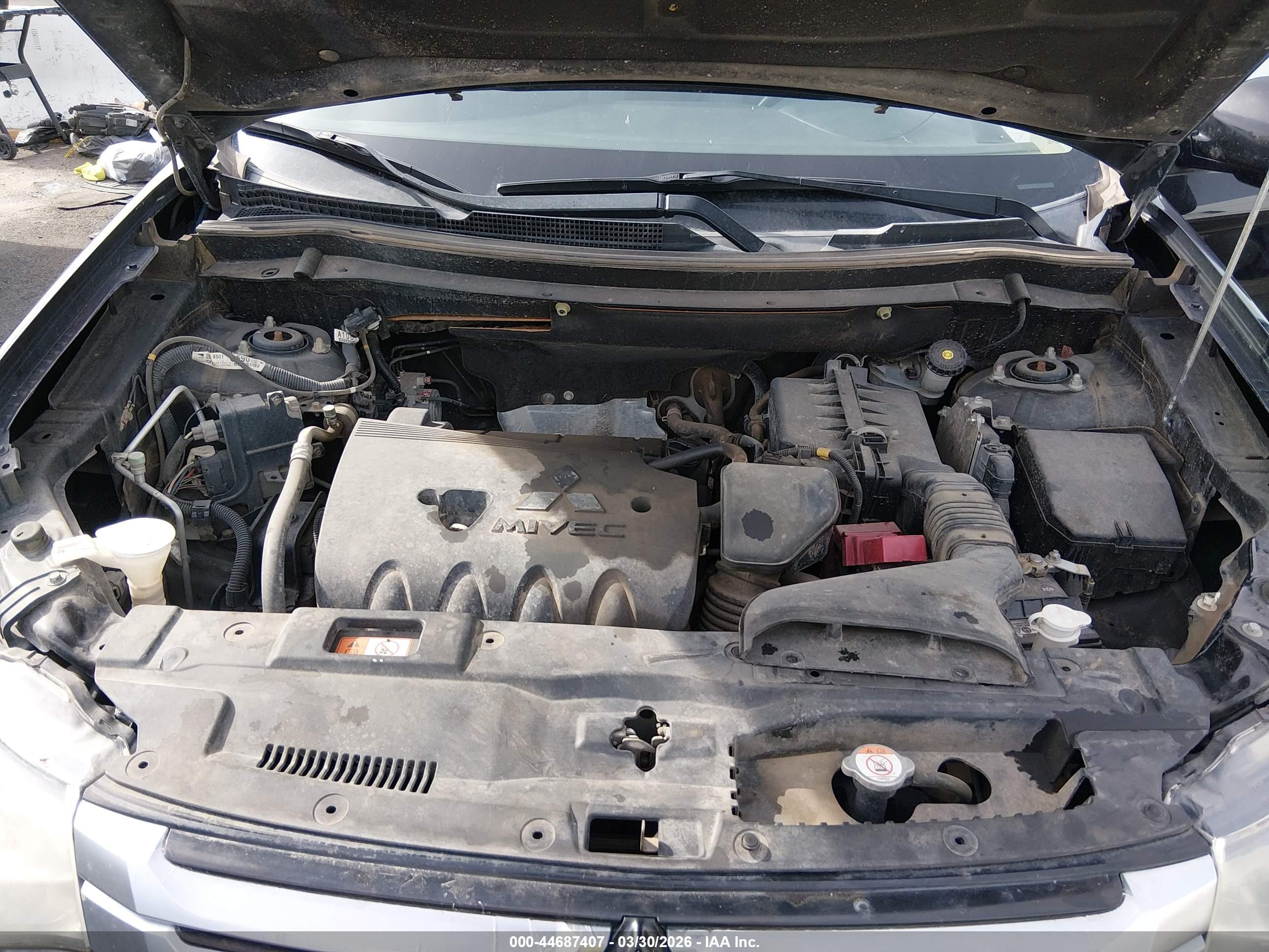 MITSUBISHI OUTLANDER image 10